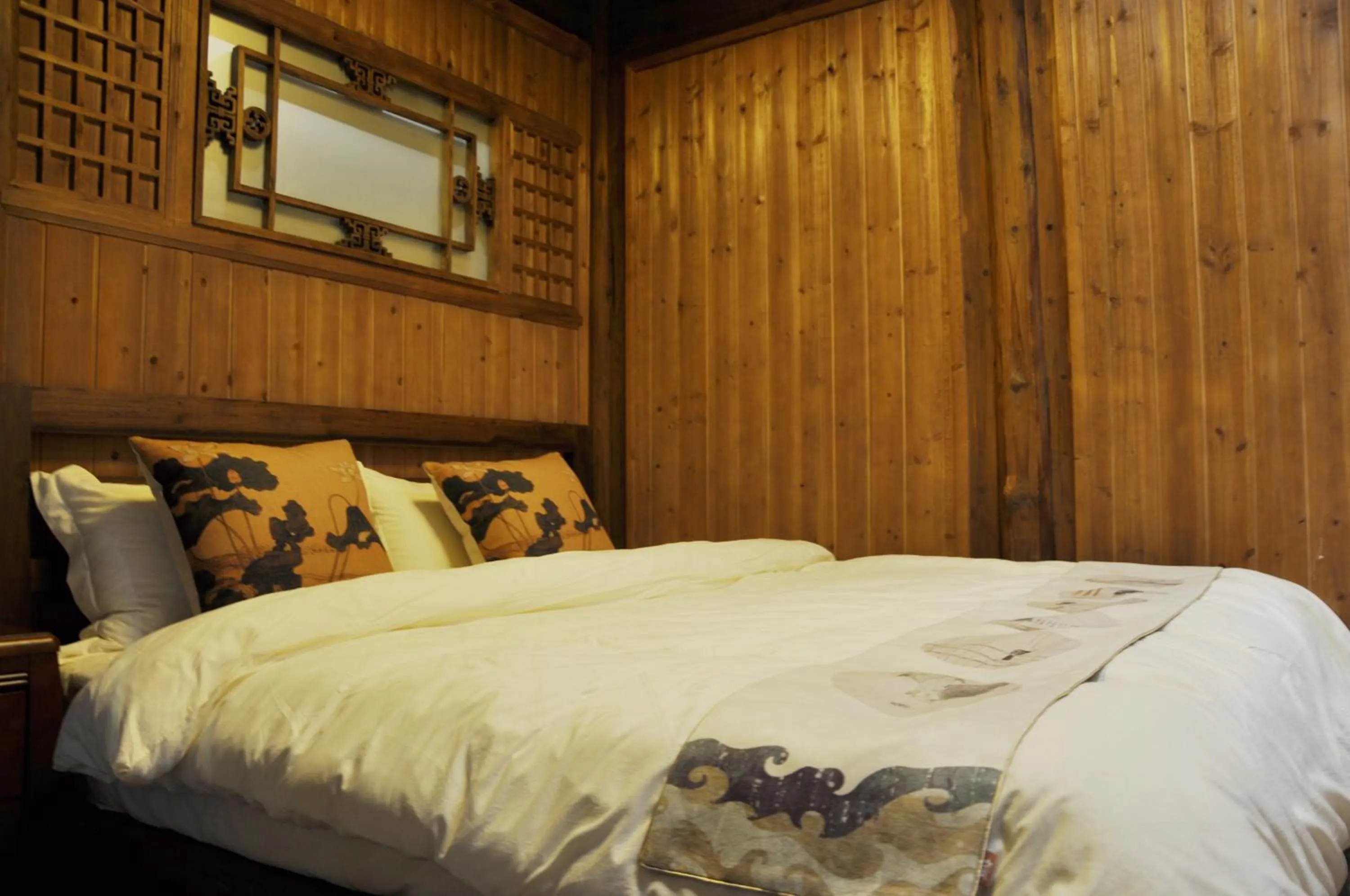 Bedroom, Bed in WuYuan QiYe YanXiang Guesthouse