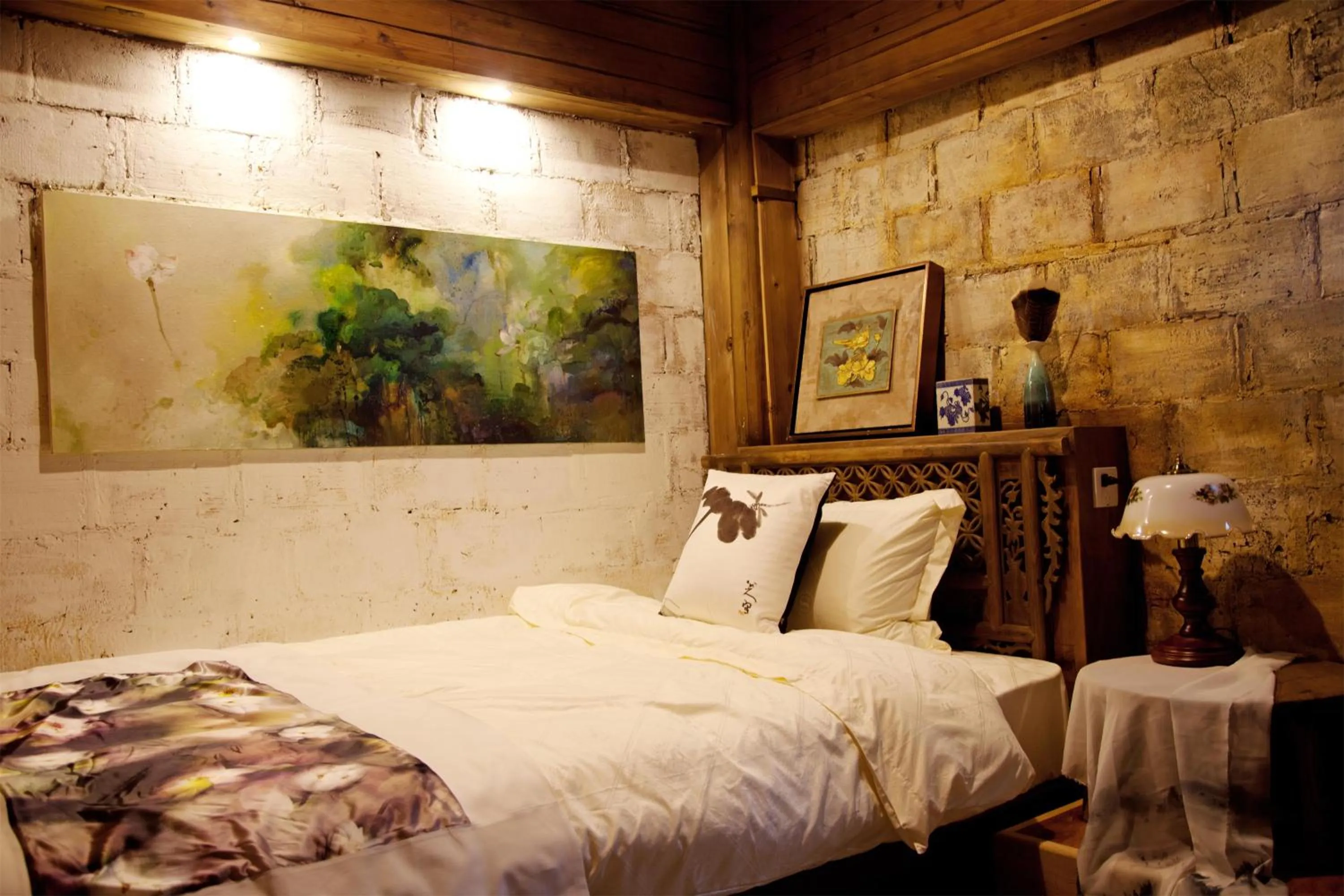 Bedroom, Bed in WuYuan QiYe YanXiang Guesthouse