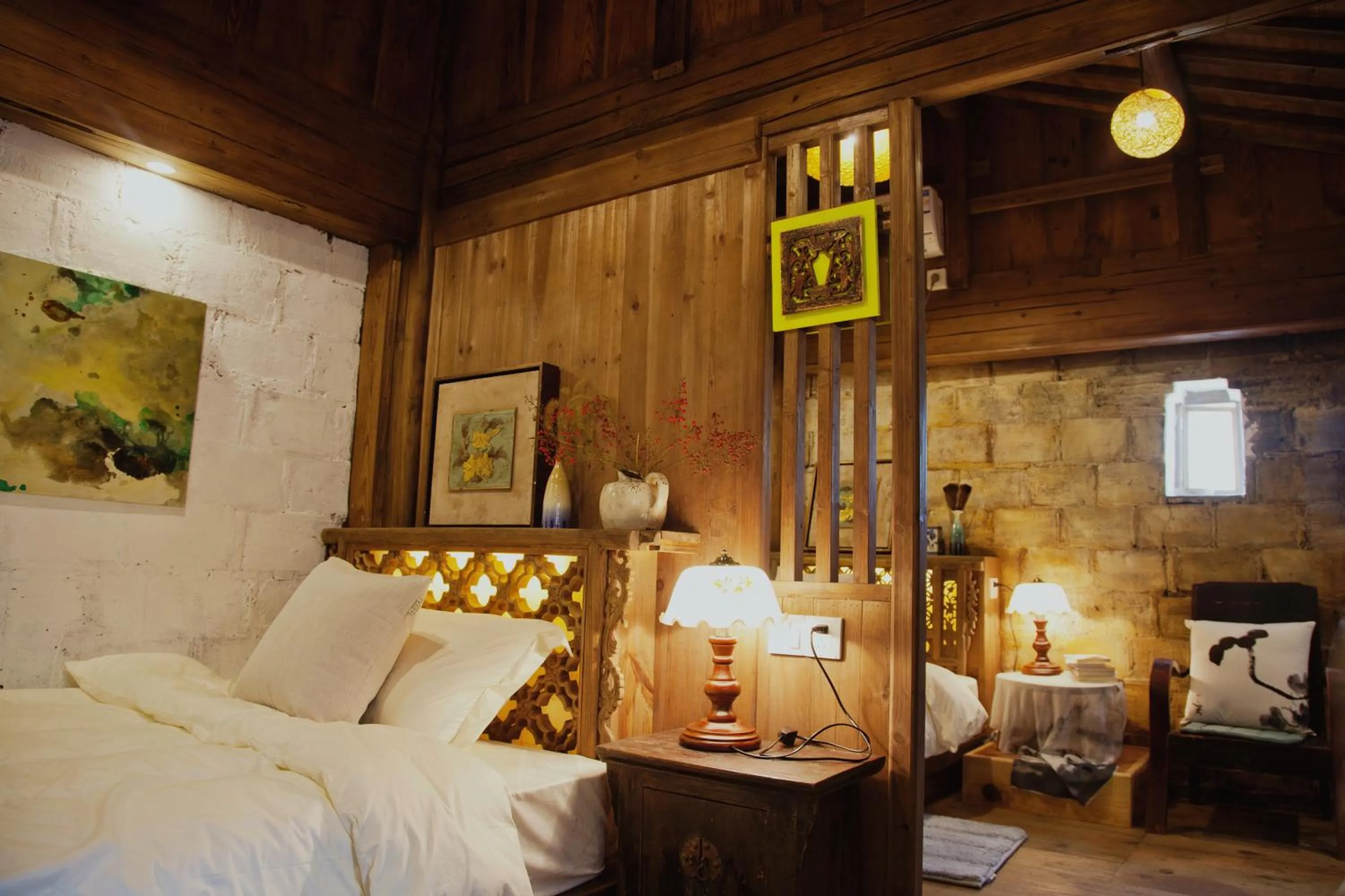 Photo of the whole room, Bed in WuYuan QiYe YanXiang Guesthouse