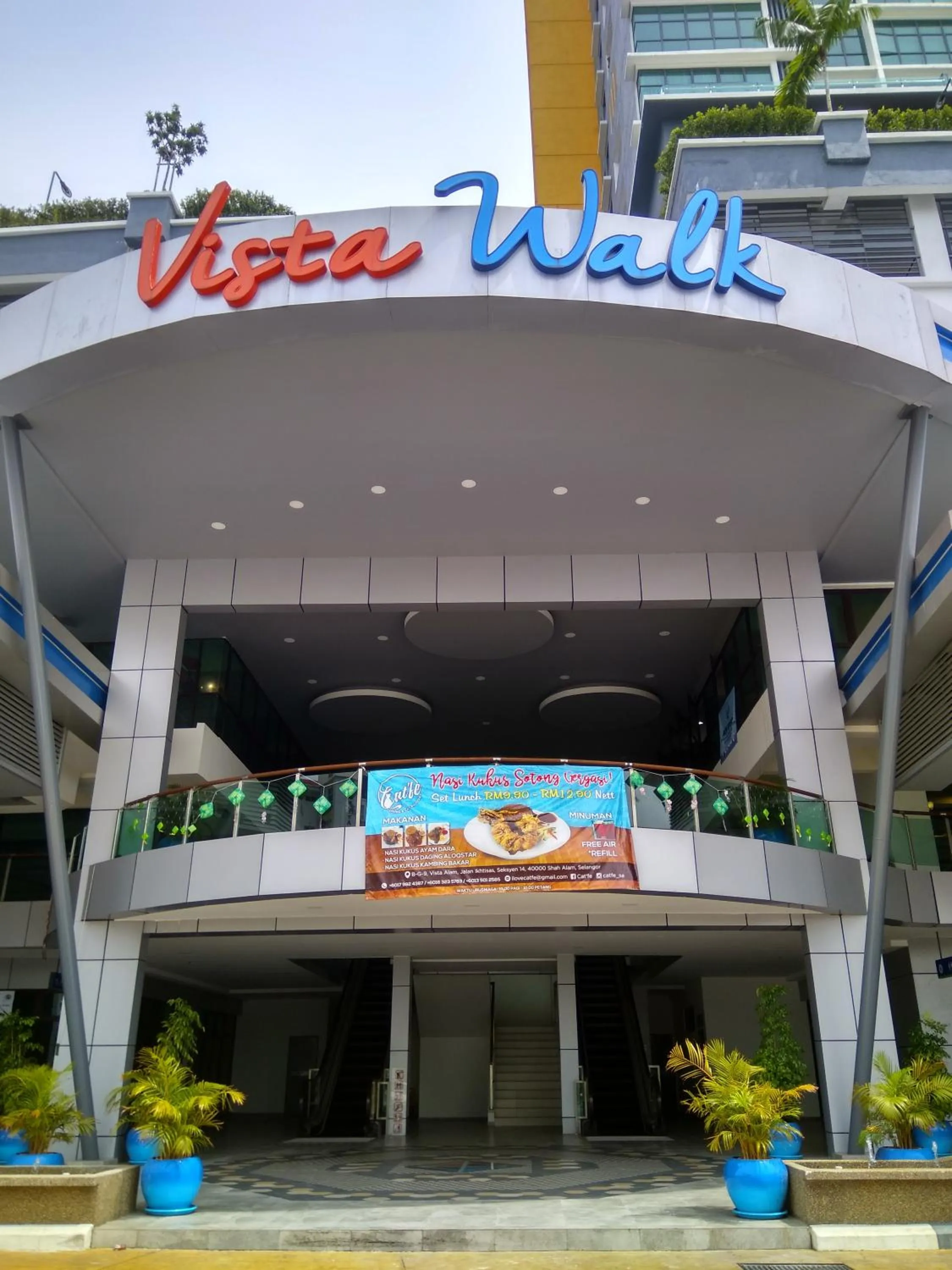 Property building in Shah Suites Vista Alam