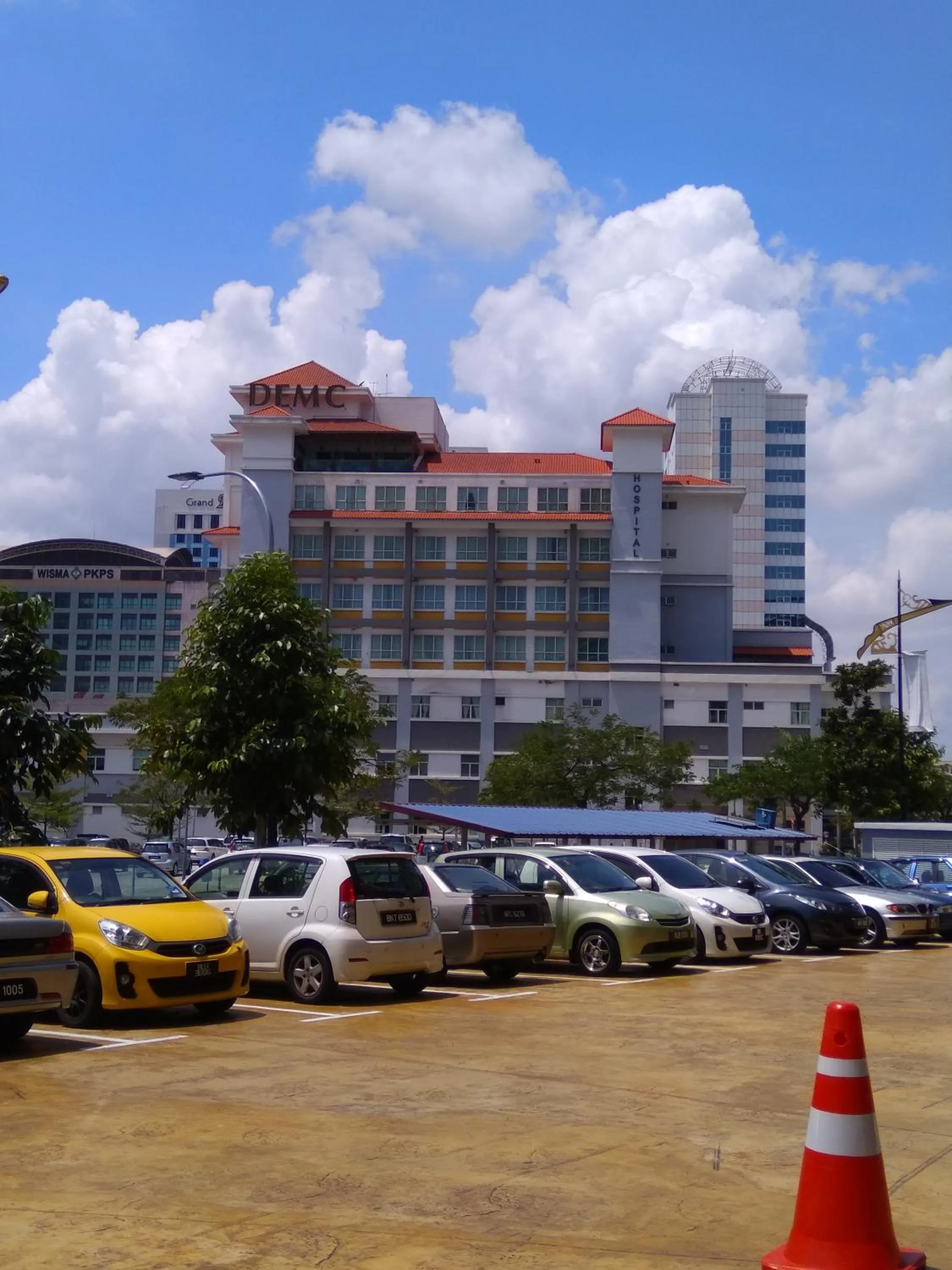 Patio in Shah Suites Vista Alam