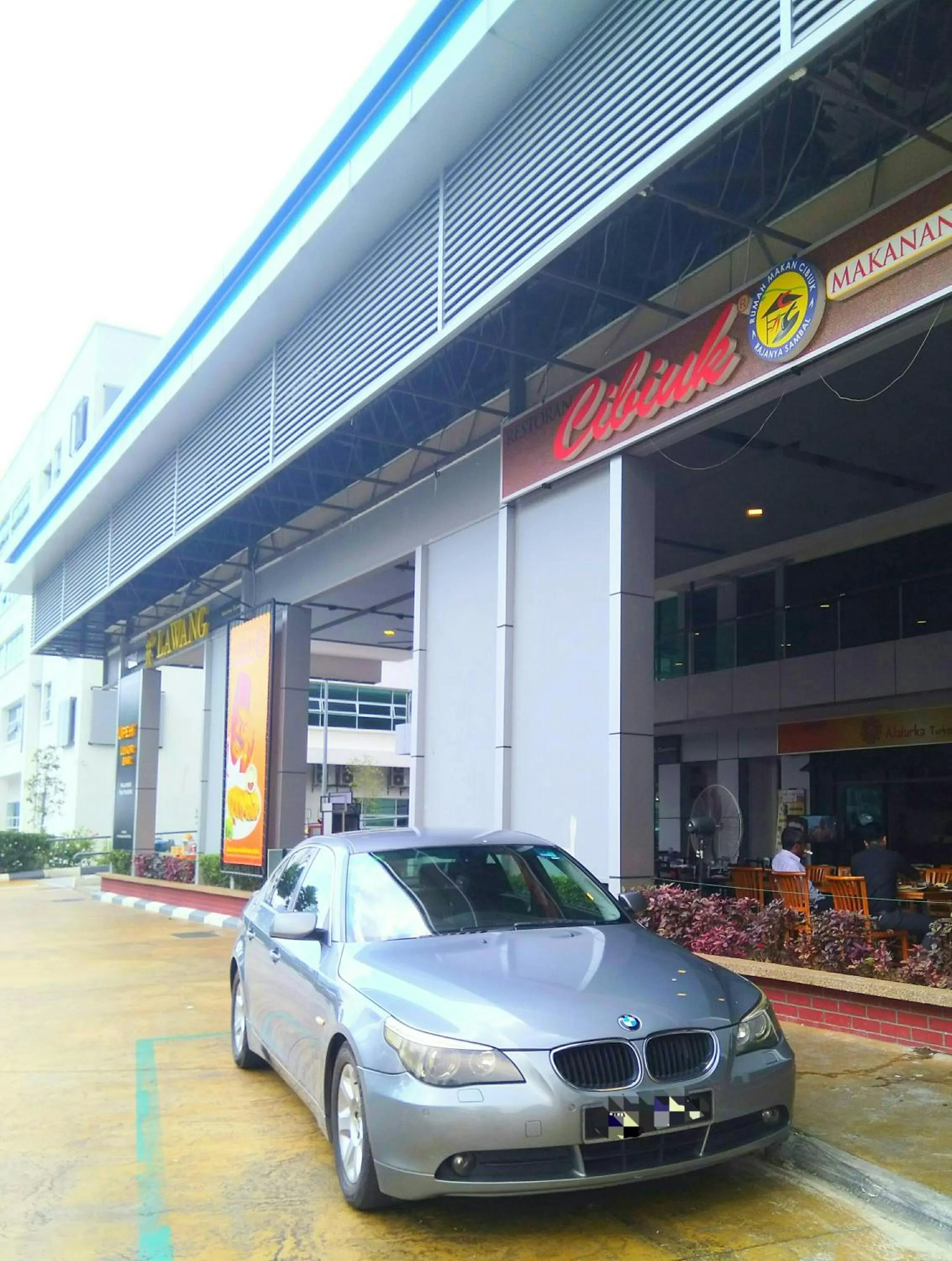 On site in Shah Suites Vista Alam