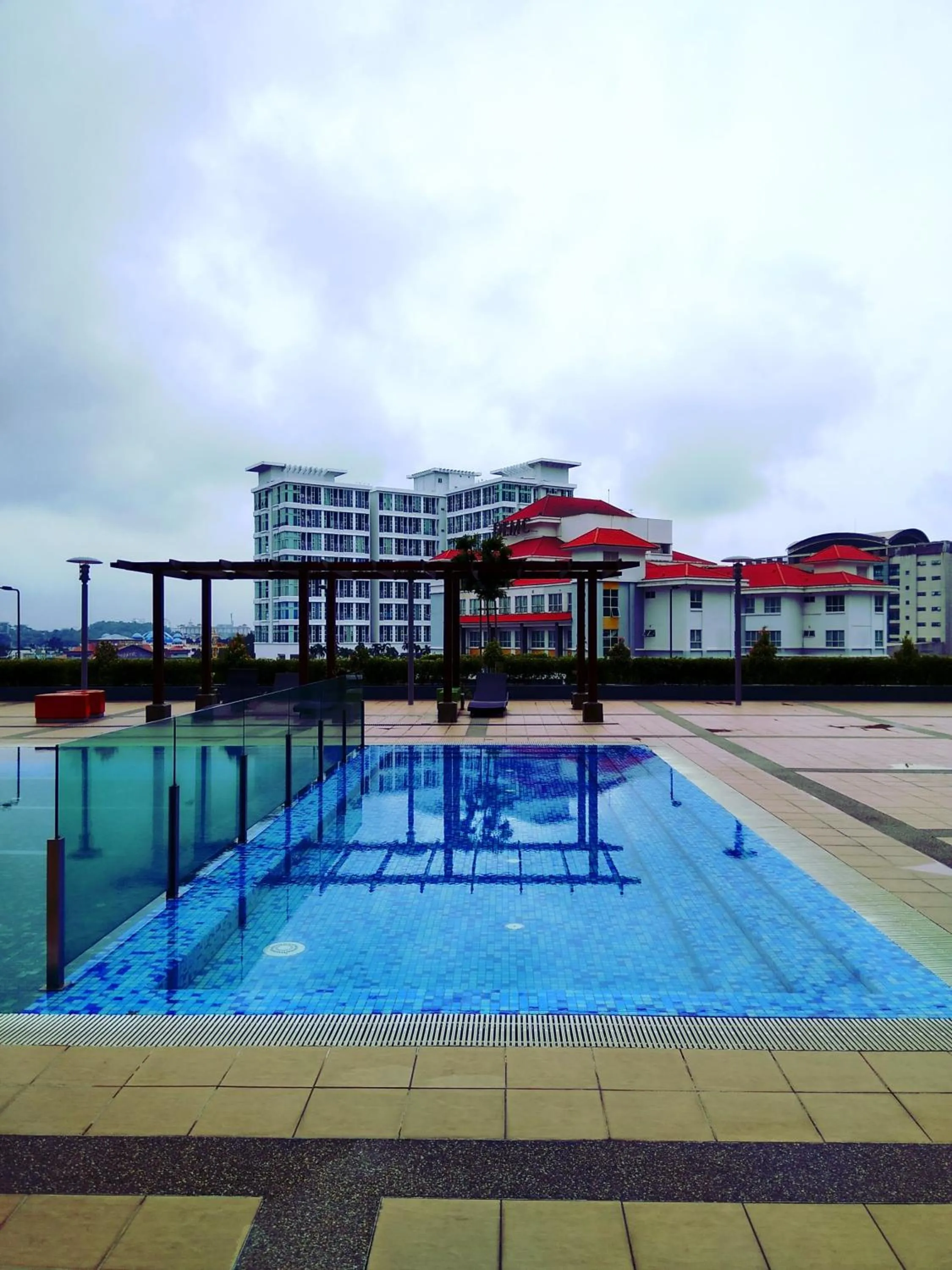 Swimming pool in Shah Suites Vista Alam