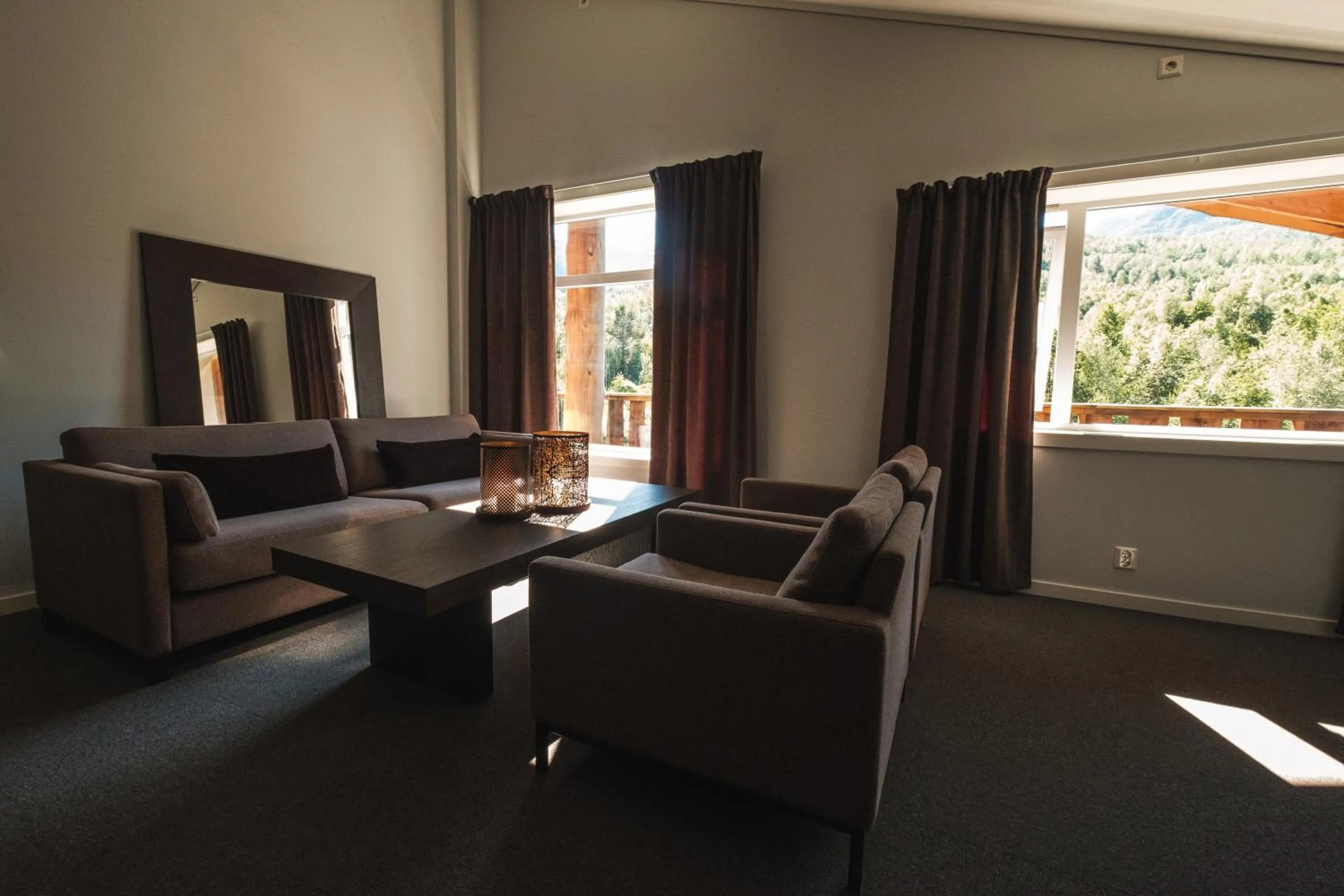 Living room in Blåtind Boutique Hotel