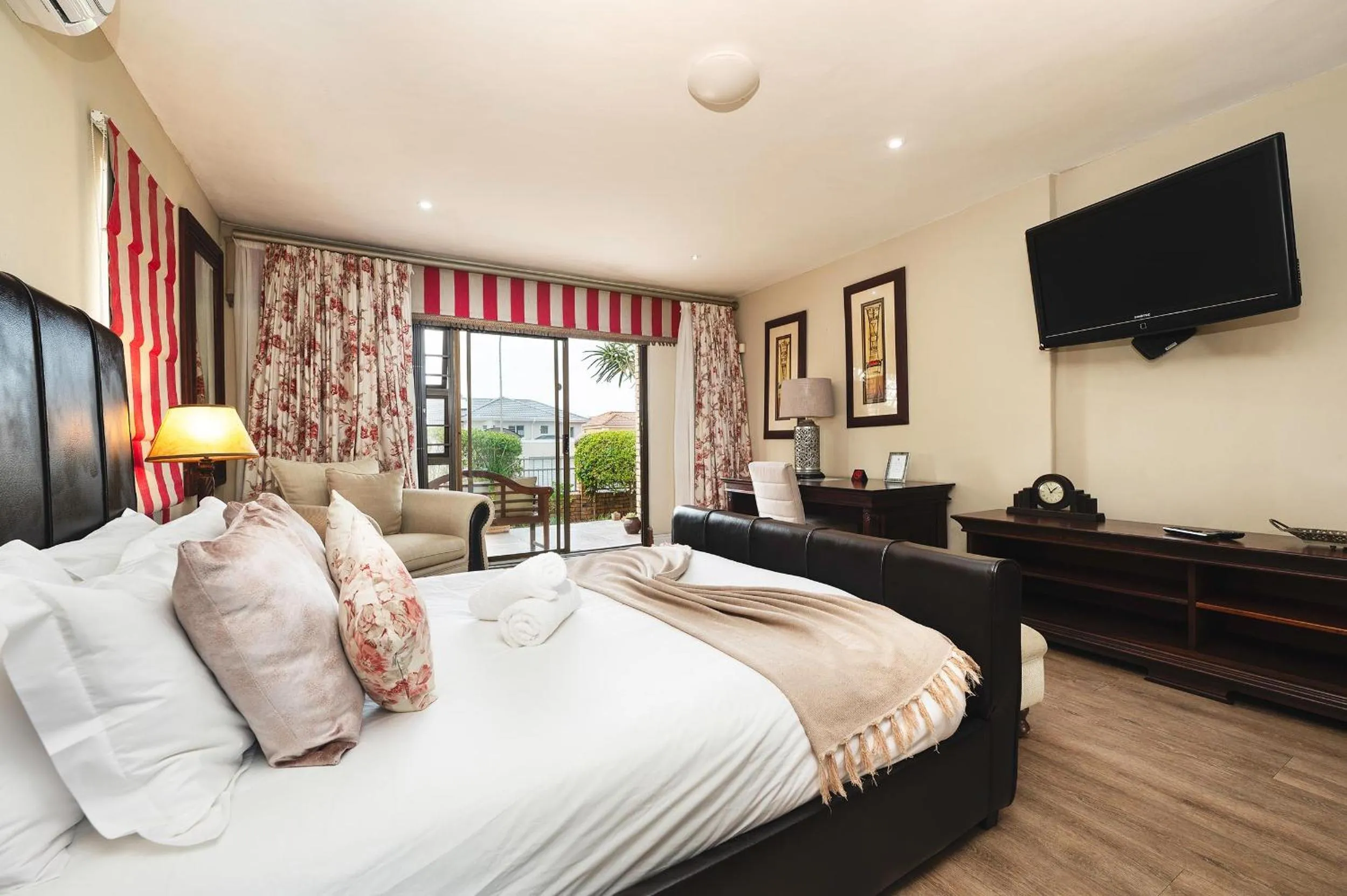 Bed in Nautilus Guesthouse