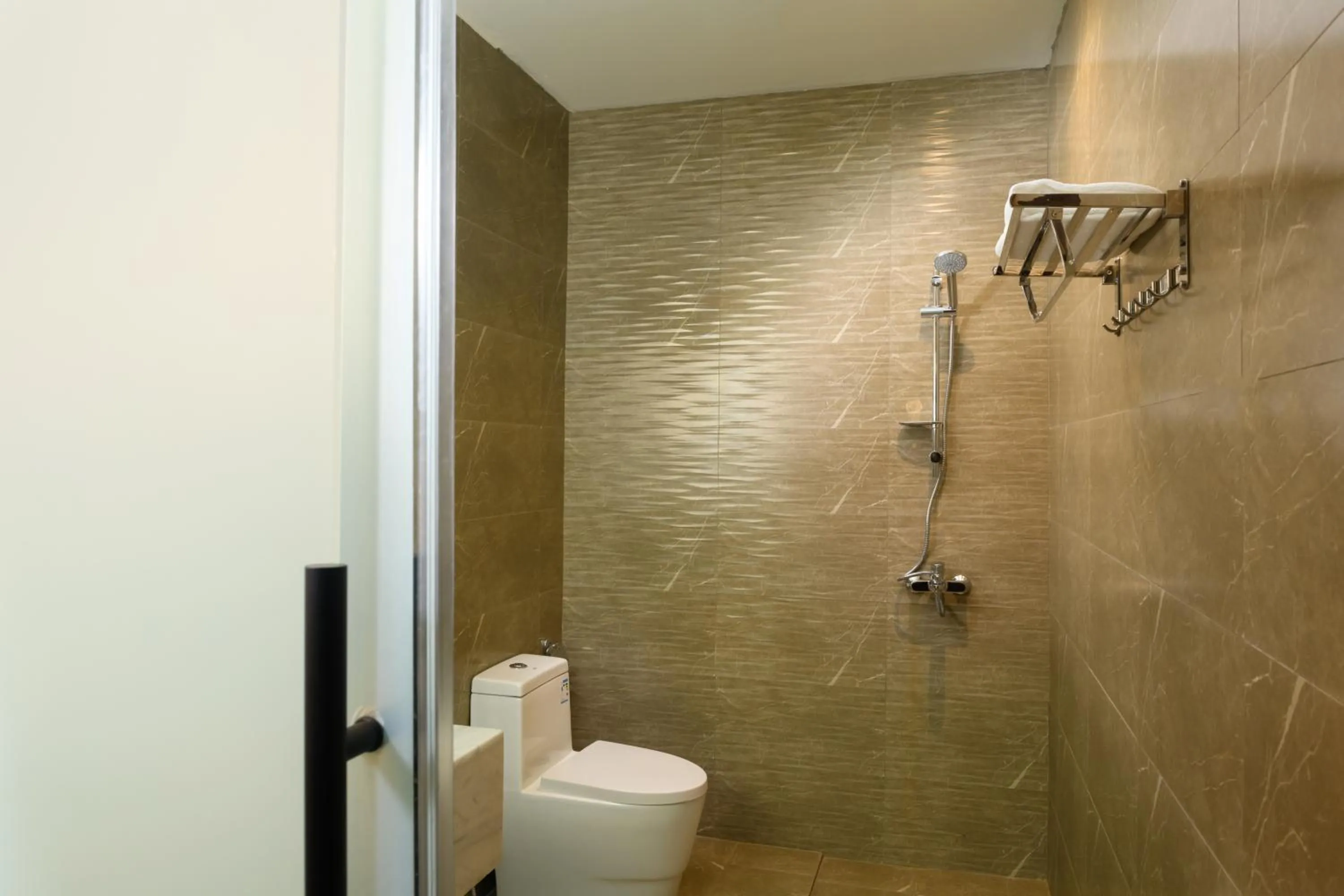 Triple Tree Serviced Units