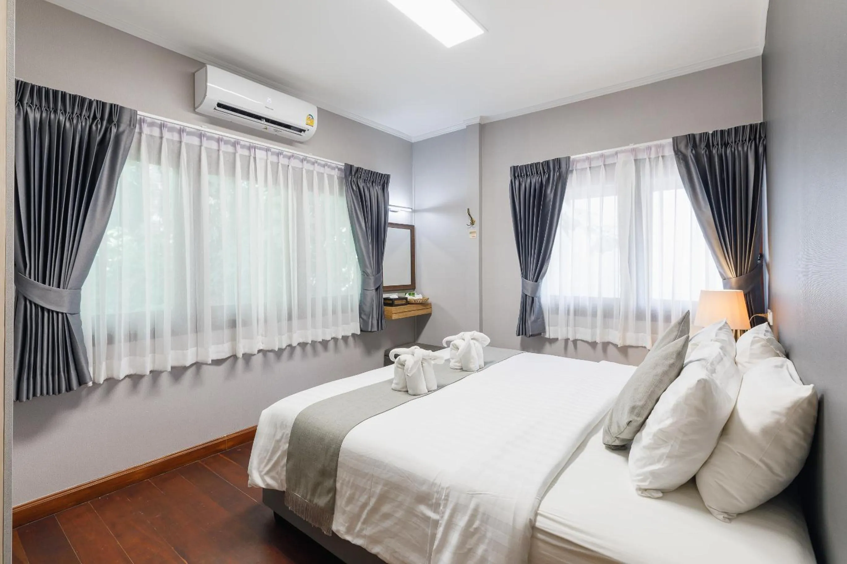 Bedroom, Bed in Le Charcoa Hotel