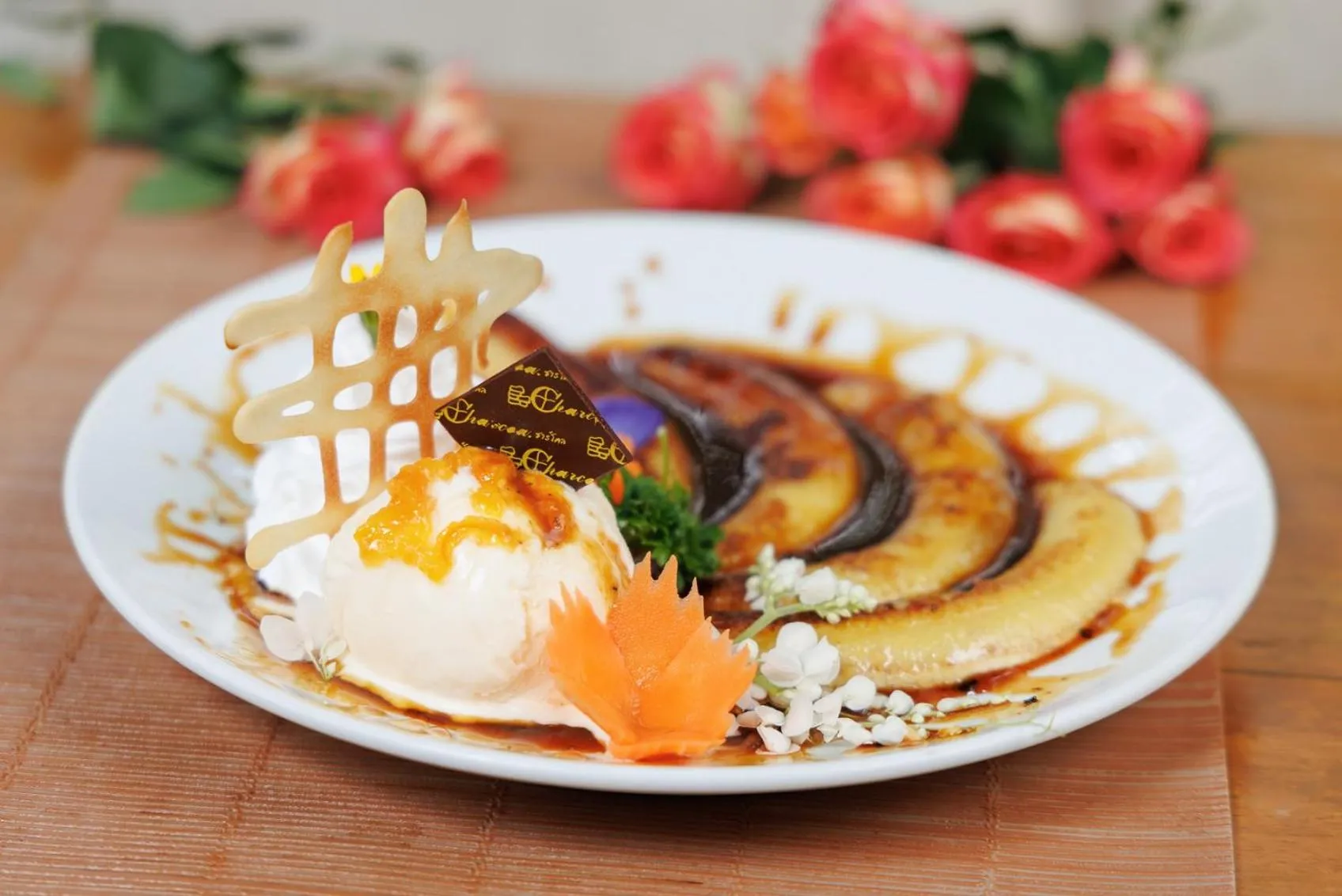 Restaurant/places to eat in Le Charcoa Hotel