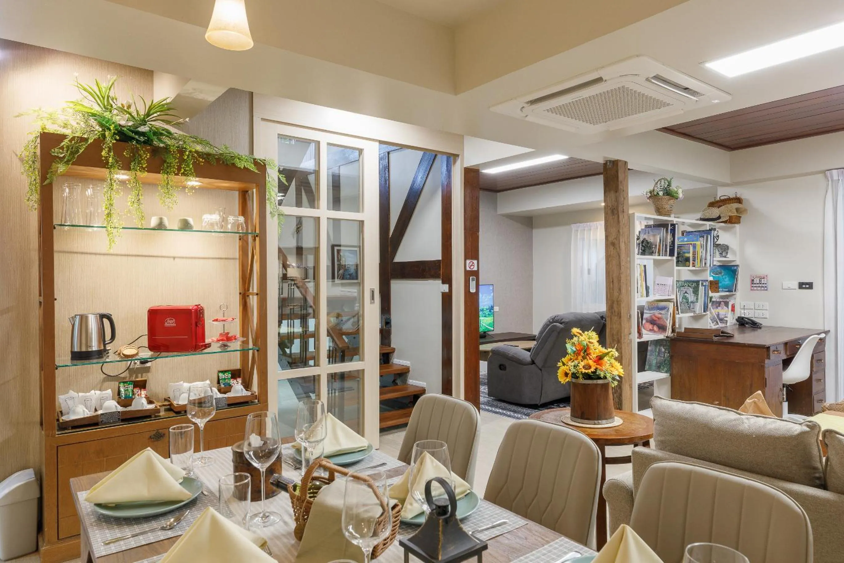 Living room in Le Charcoa Hotel