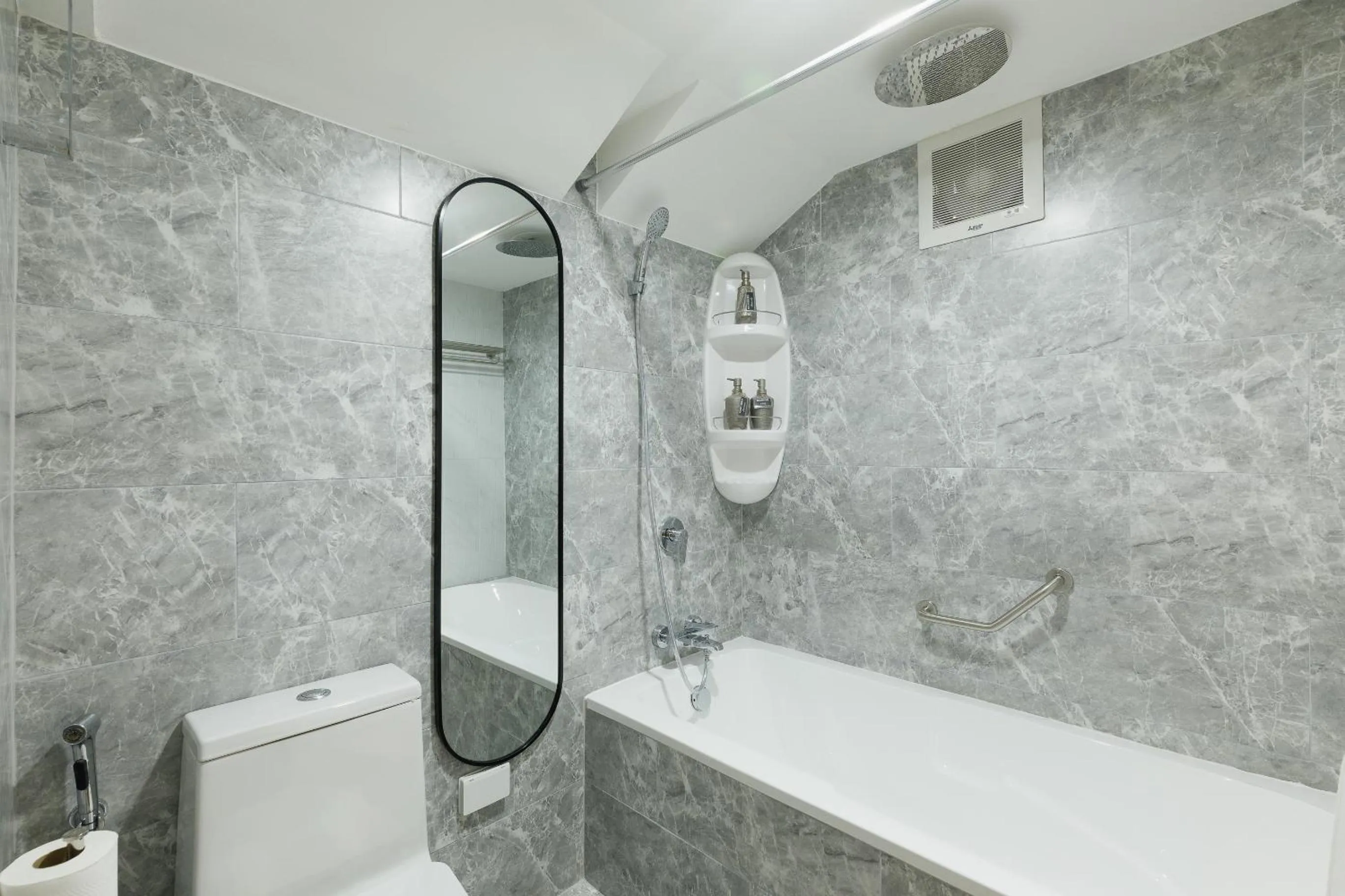 Bathroom in Le Charcoa Hotel