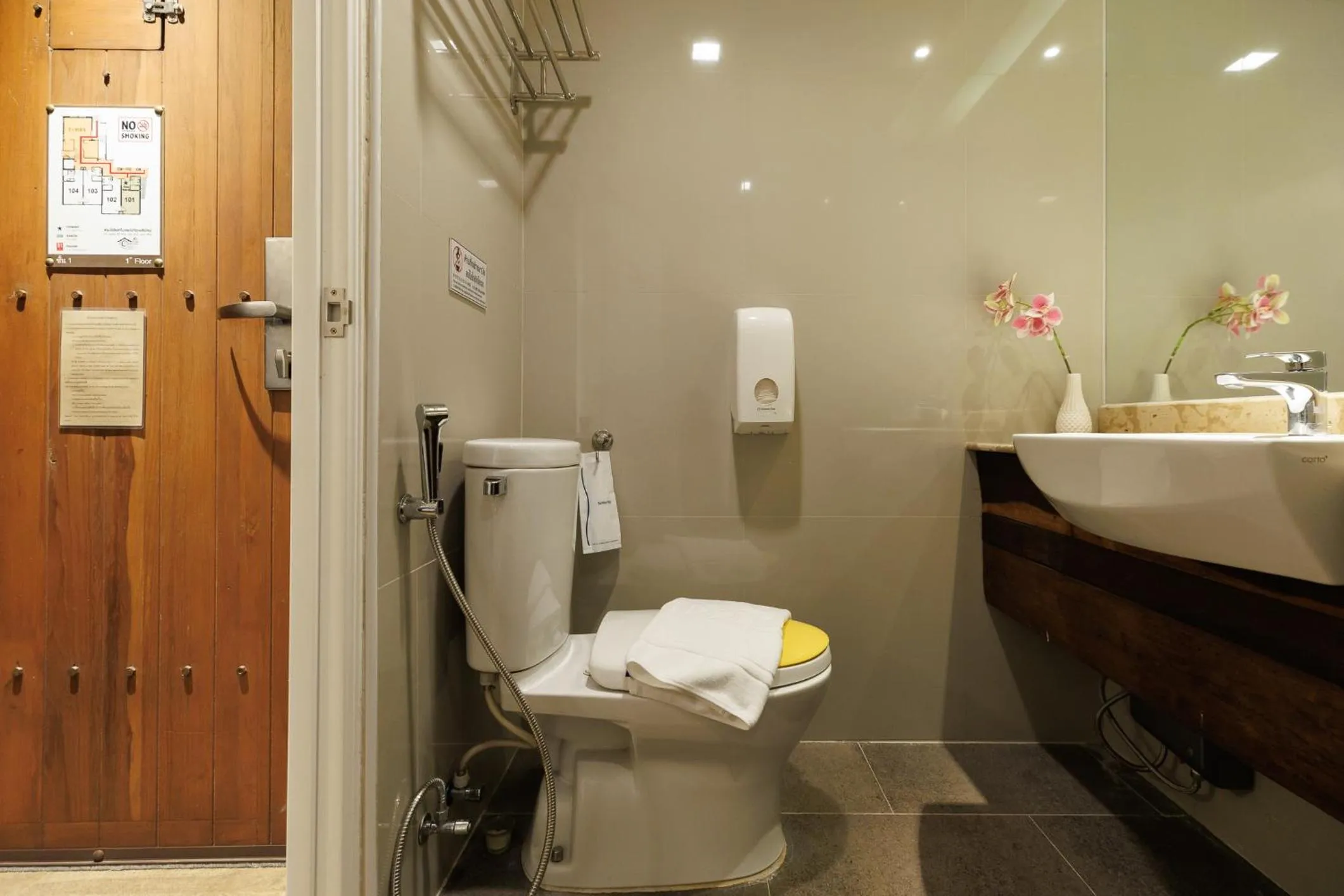 Bathroom in Le Charcoa Hotel