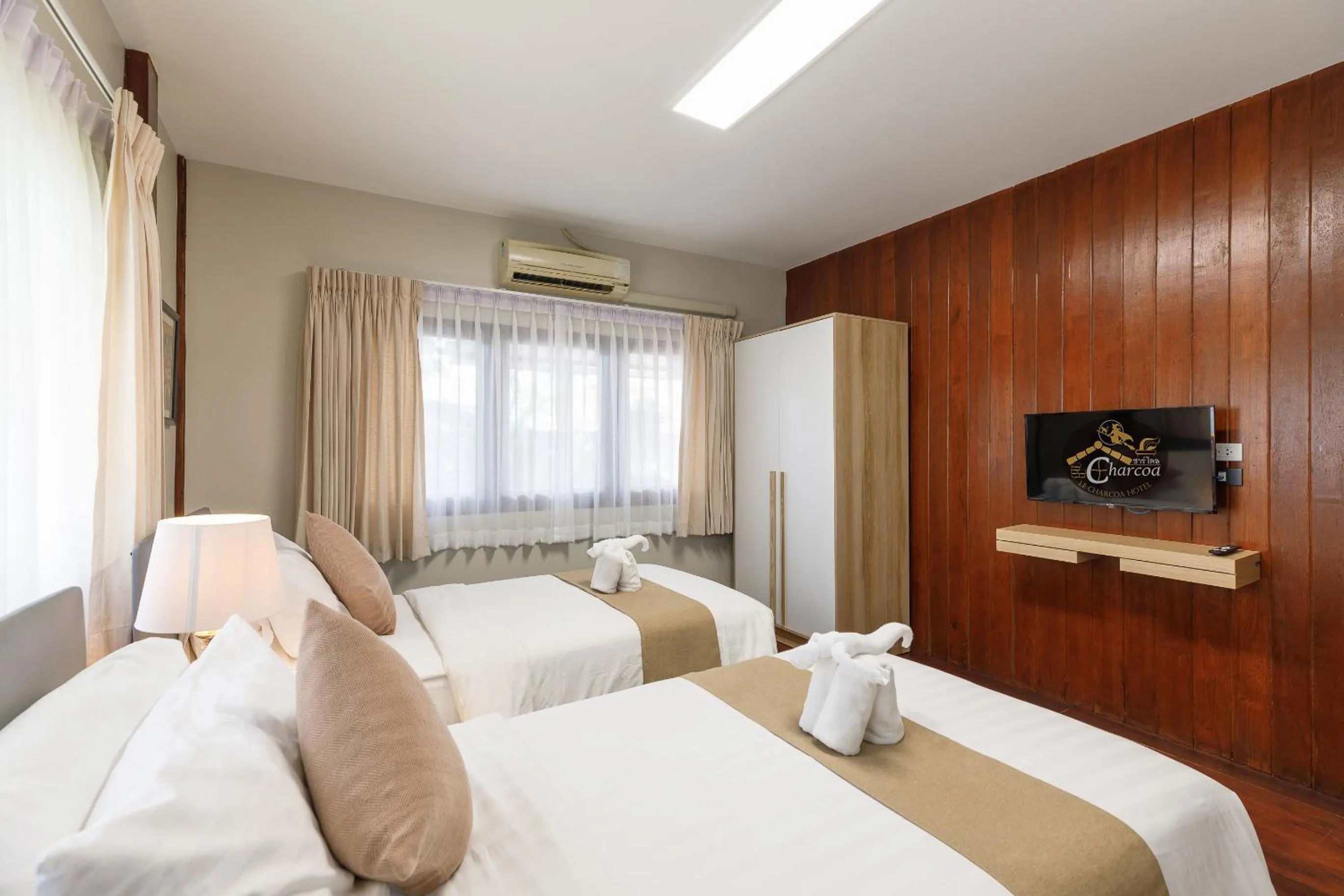 Bedroom, Bed in Le Charcoa Hotel