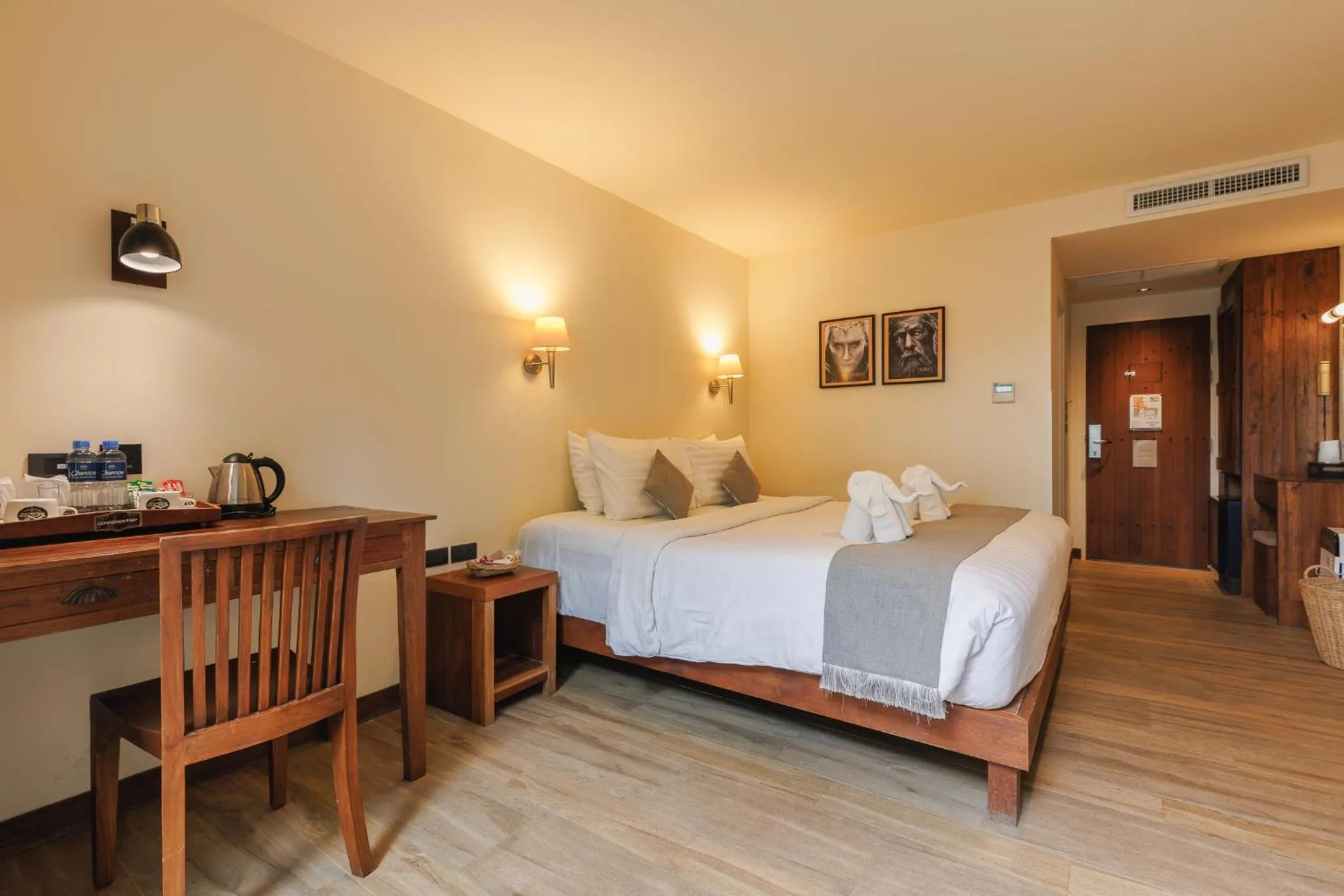 Photo of the whole room, Bed in Le Charcoa Hotel