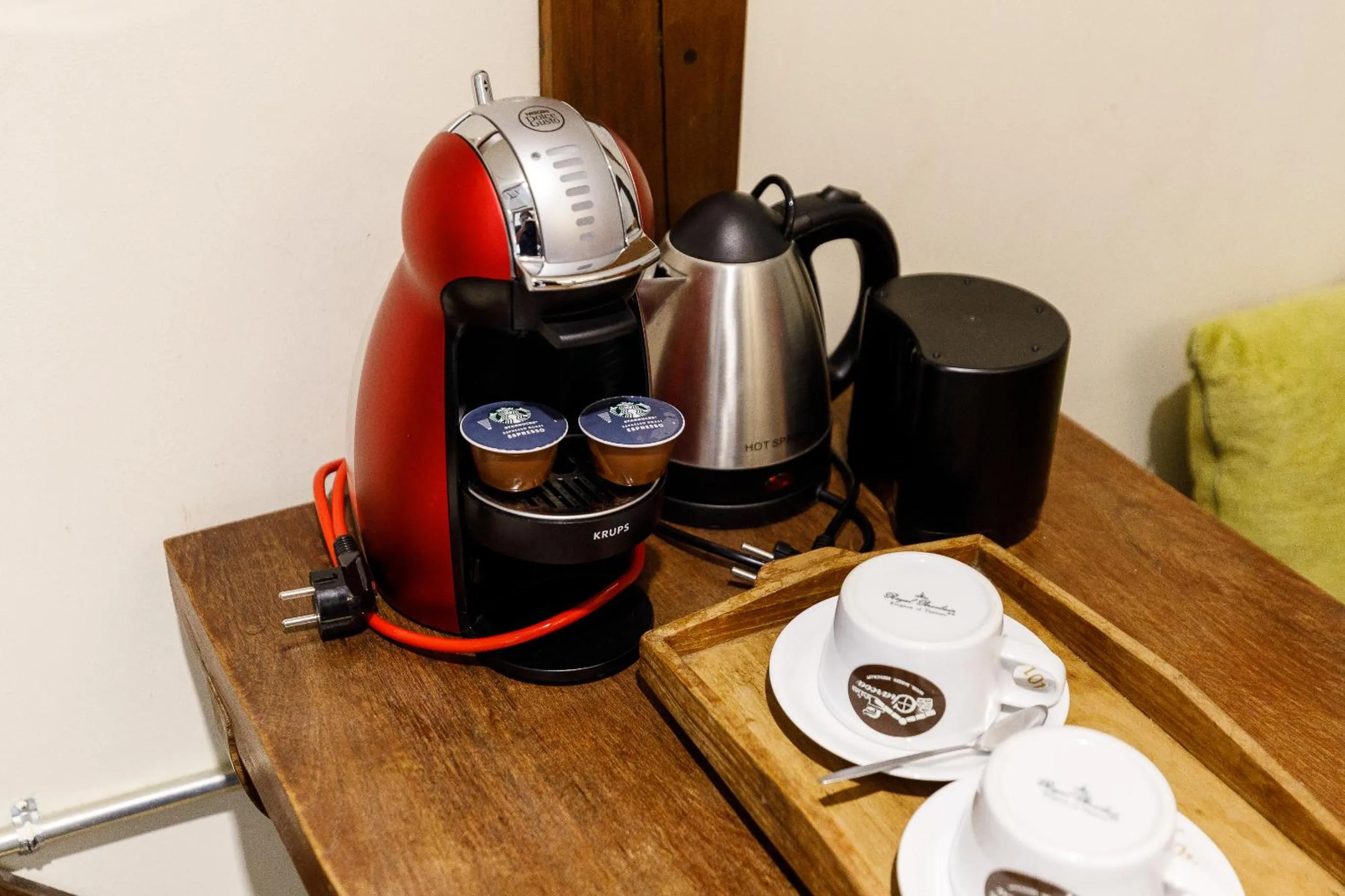Coffee/tea facilities in Le Charcoa Hotel