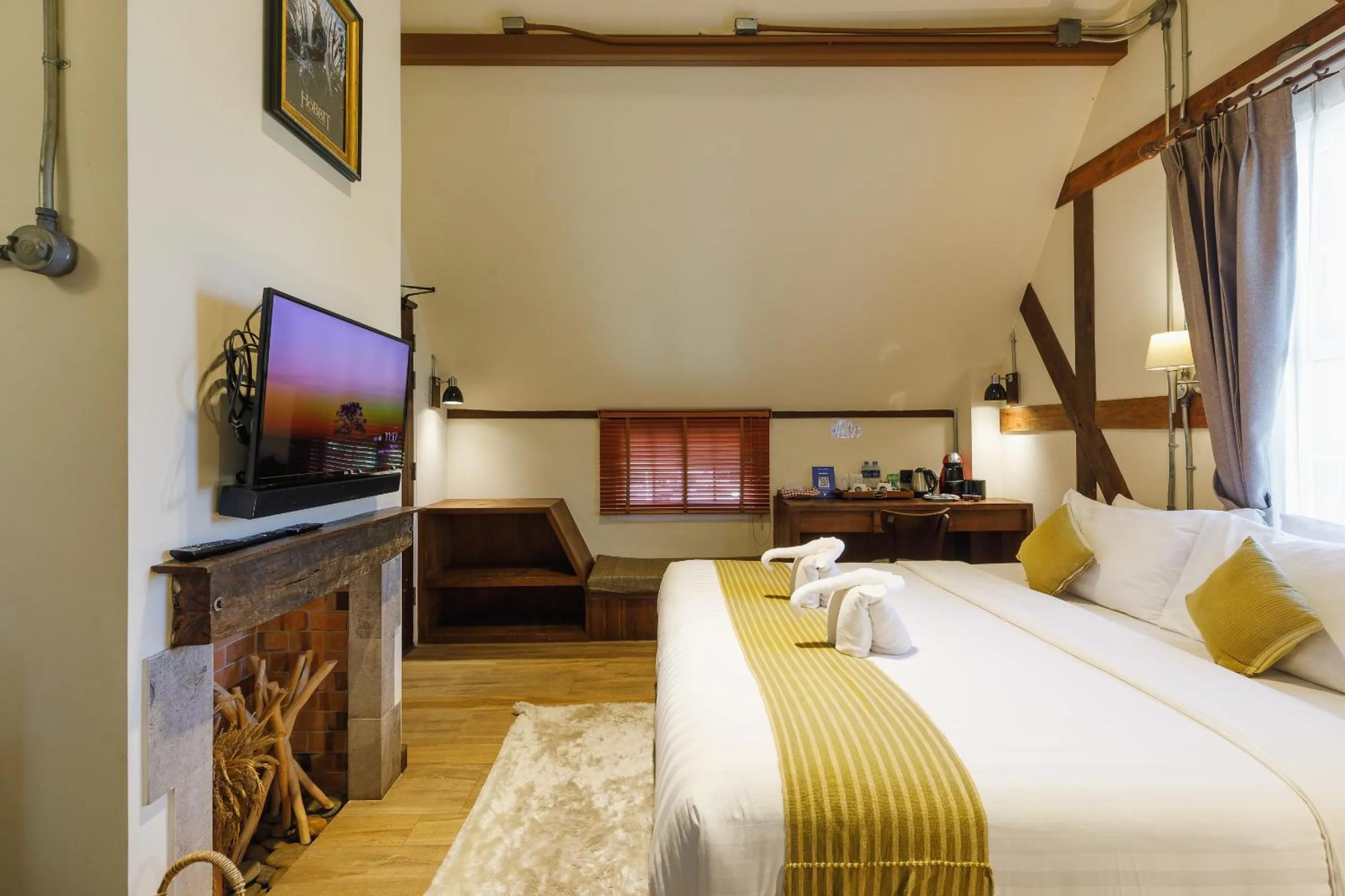 Bedroom, Bed in Le Charcoa Hotel