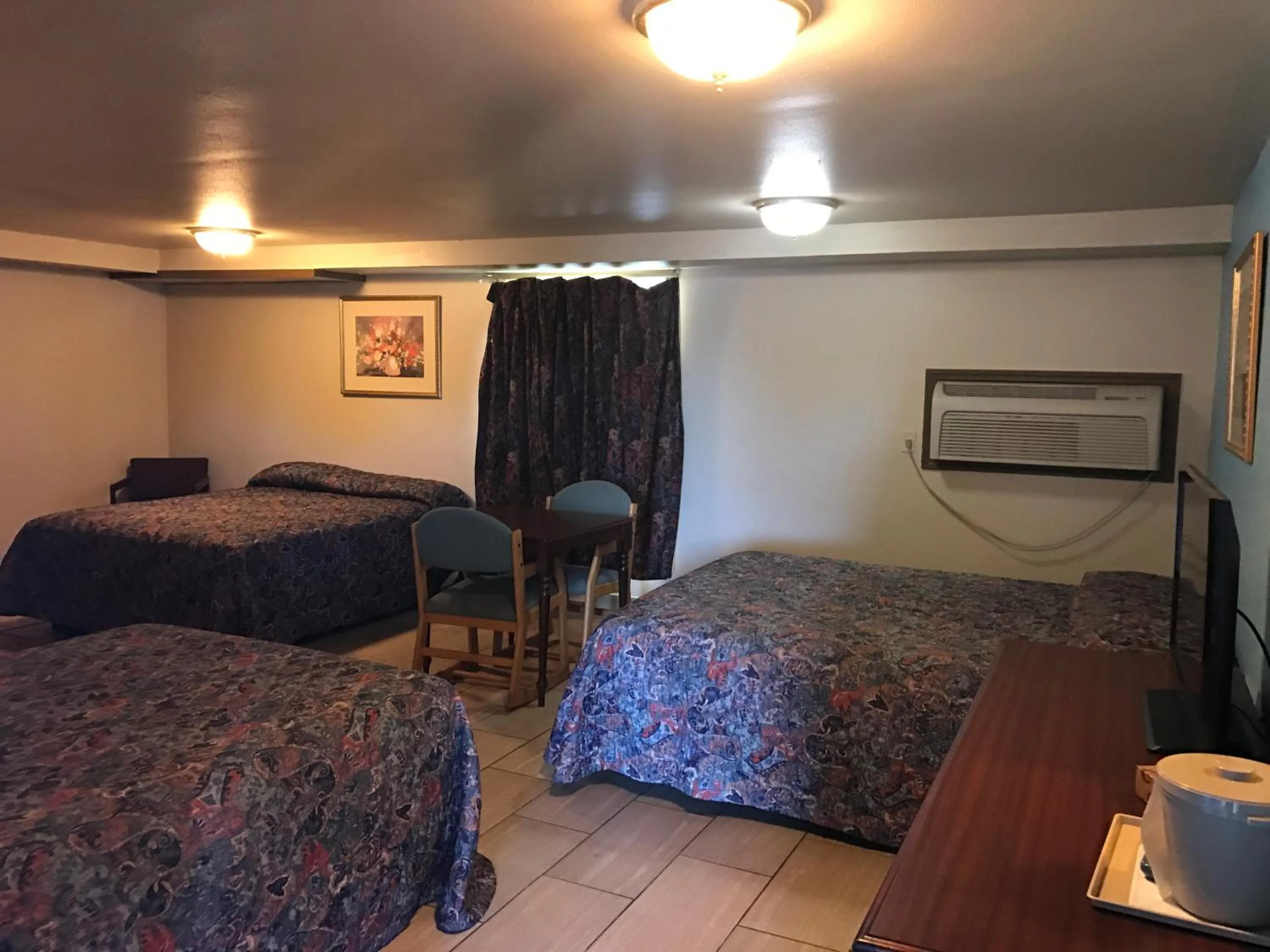 Photo of the whole room, Bed in HWY Express Inn & Suites