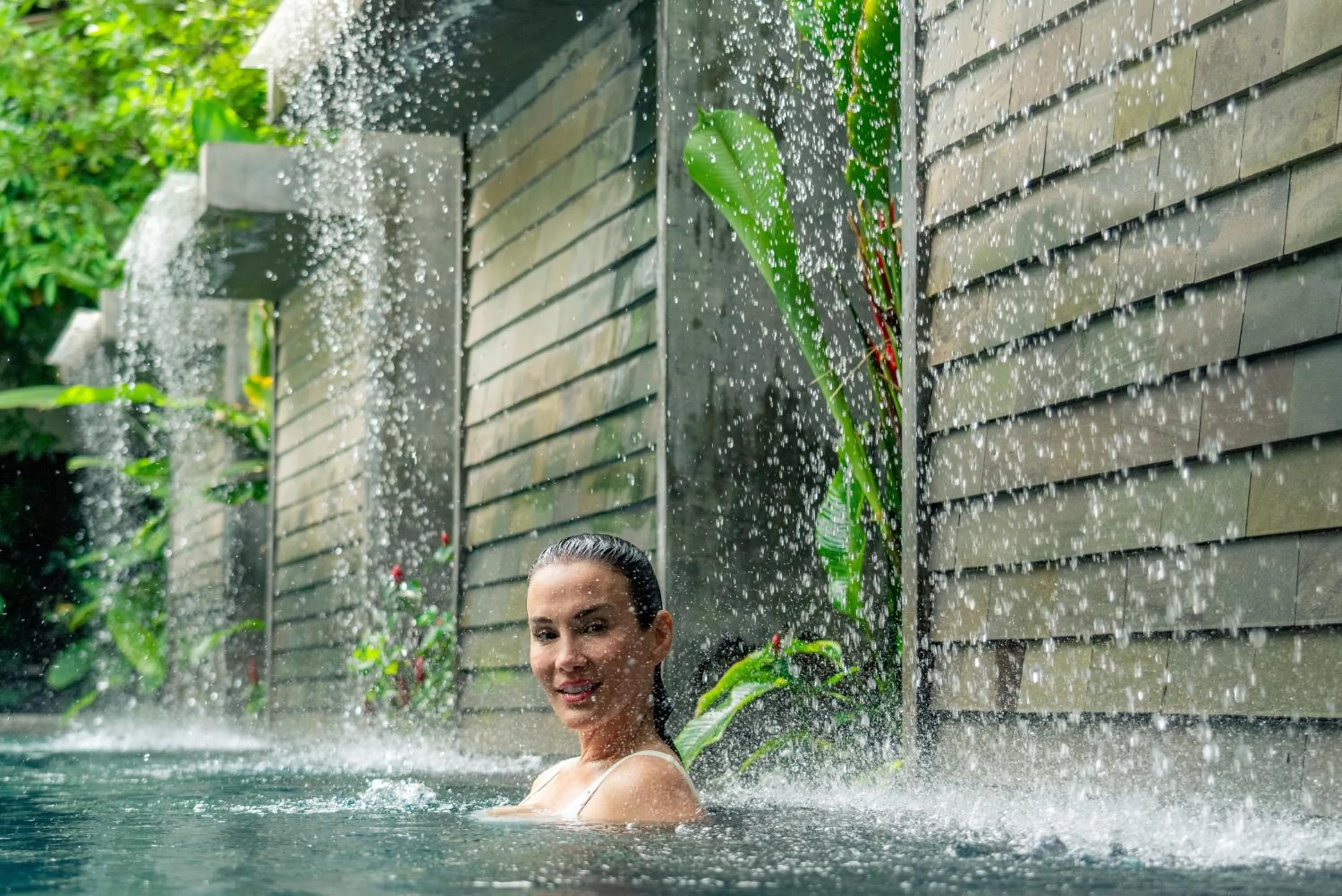 Swimming pool in Jaya House River Park Hotel