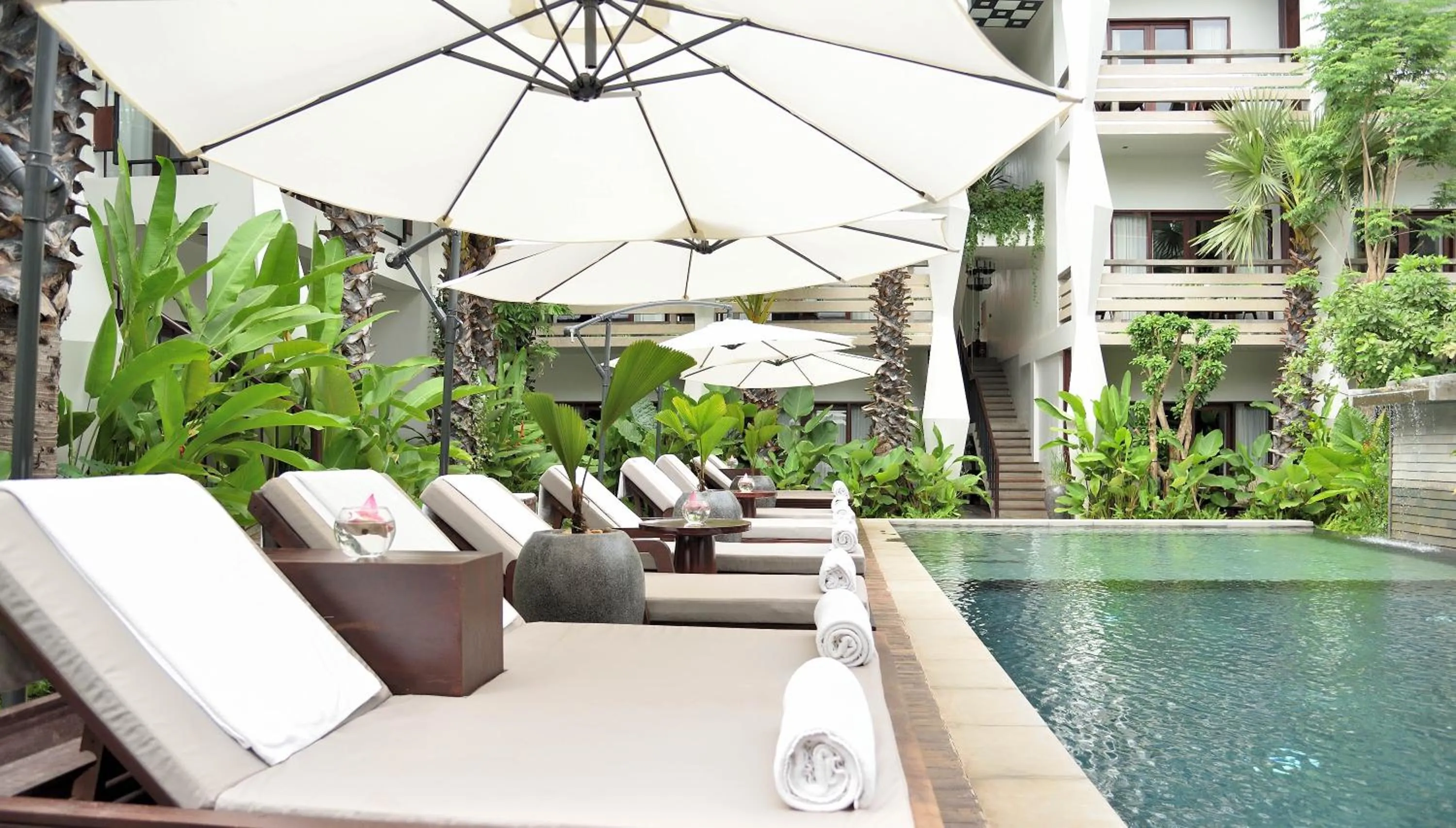 Swimming pool in Jaya House River Park Hotel