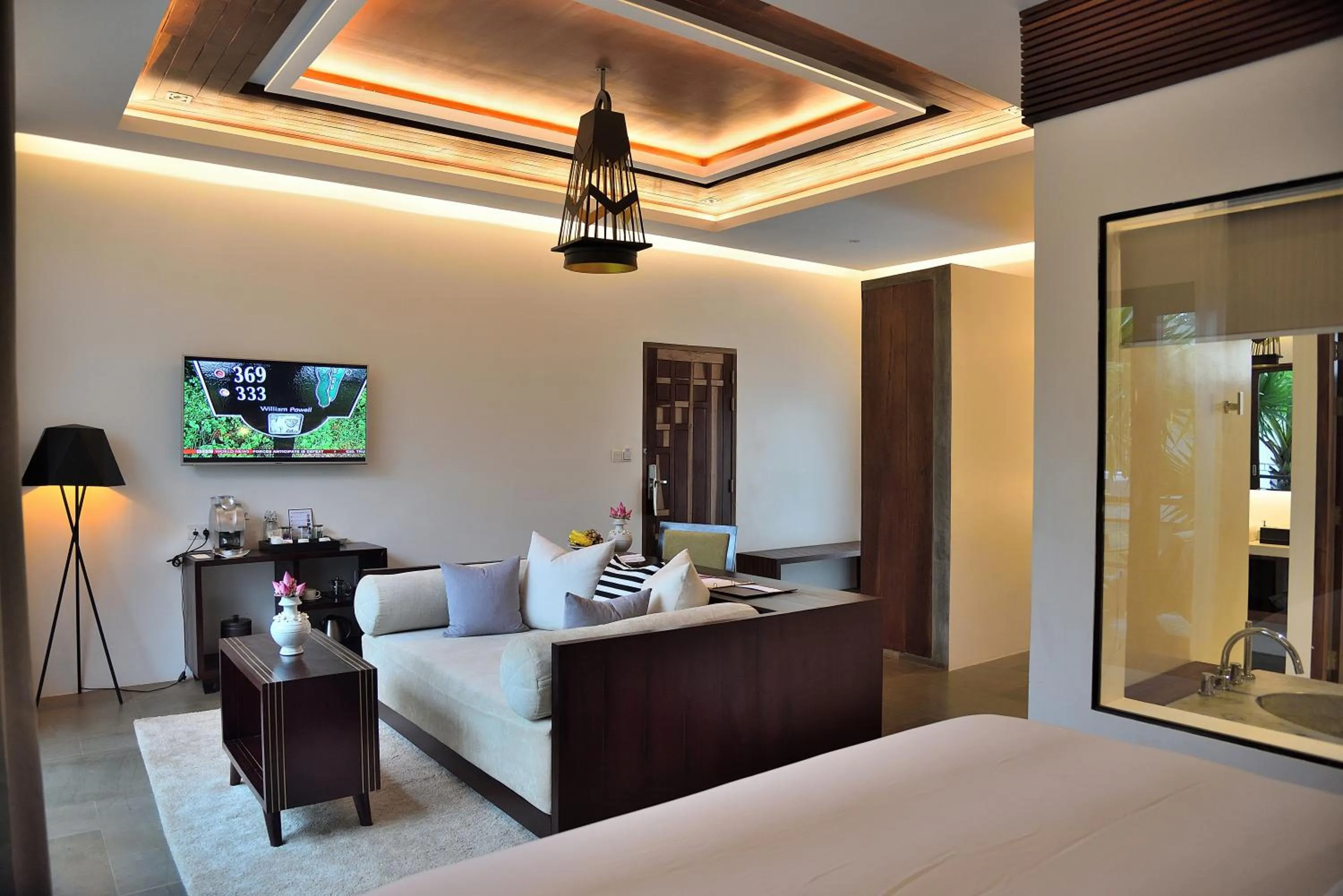 Living room, Bed in Jaya House River Park Hotel