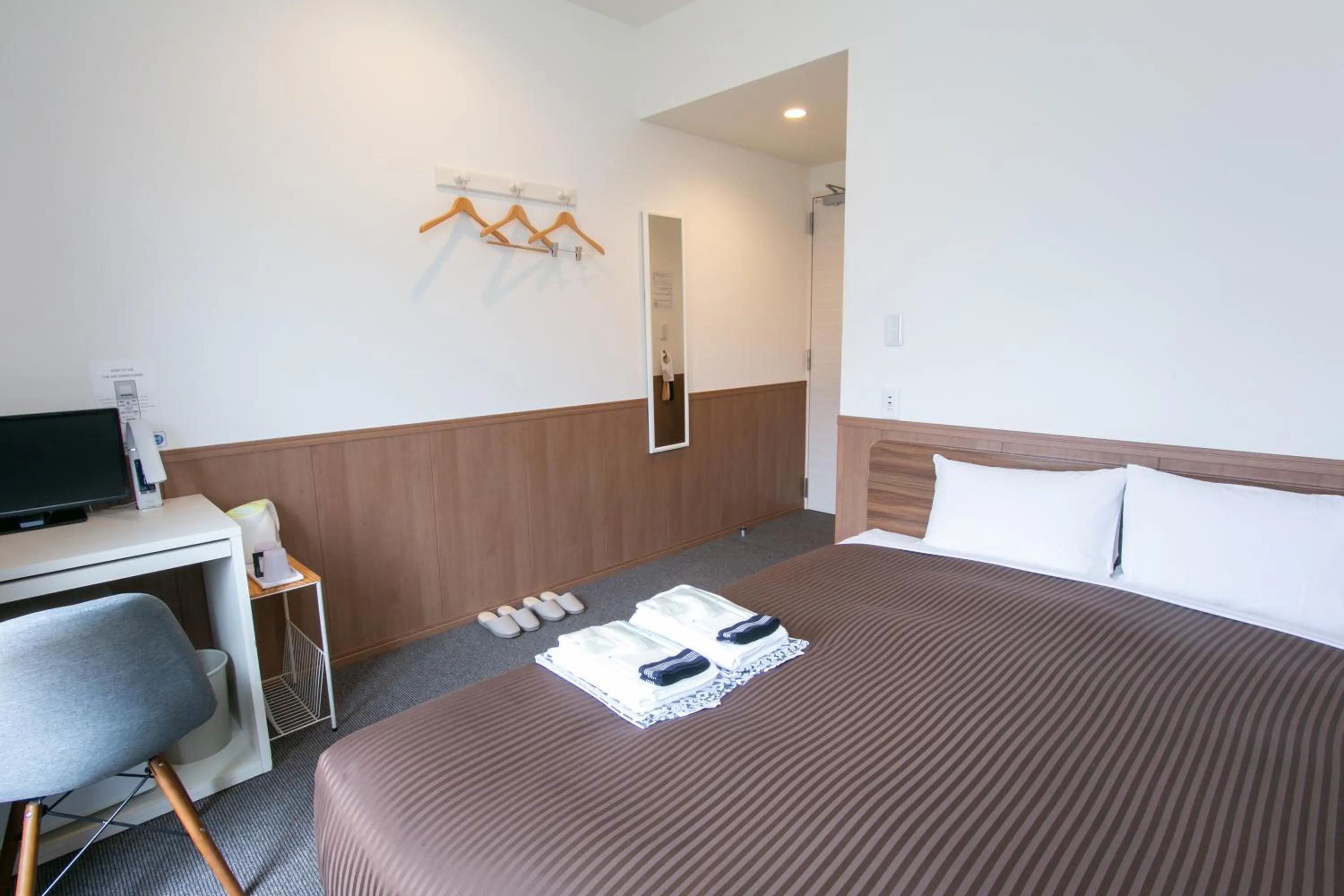 Photo of the whole room, Bed in Oak Hotel Edo