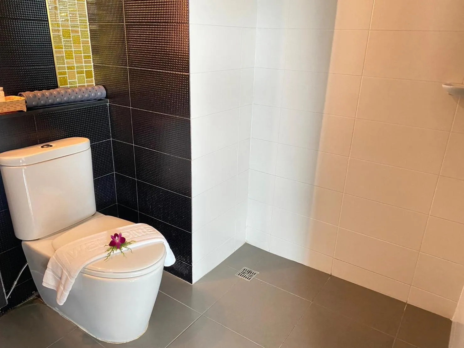 Bathroom in Siva Royal Hotel