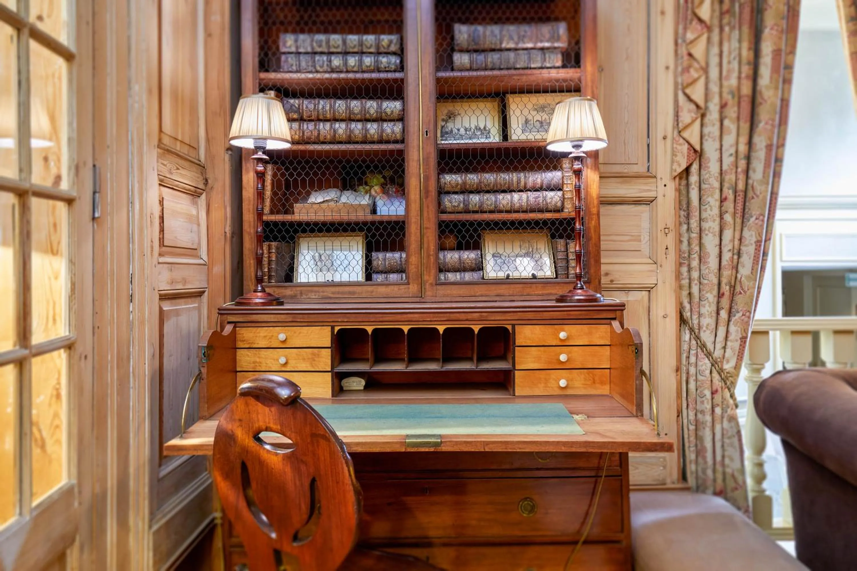 Library in The Pand - Charming Boutique Hotel
