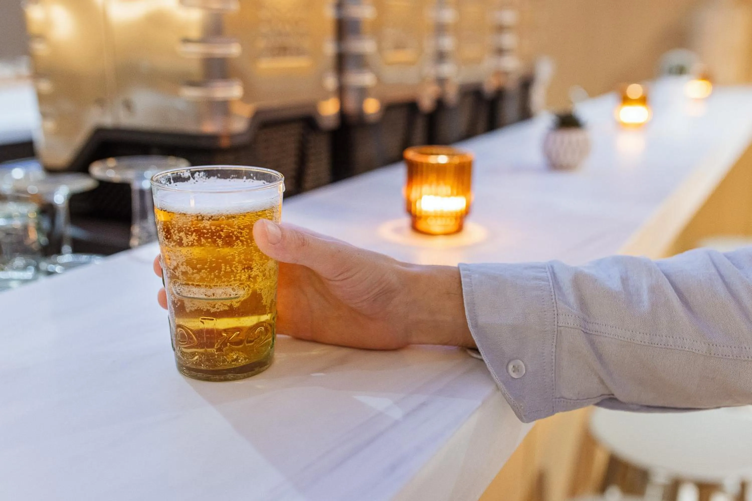 Lounge or bar in B Hotel Troyes Aéroport