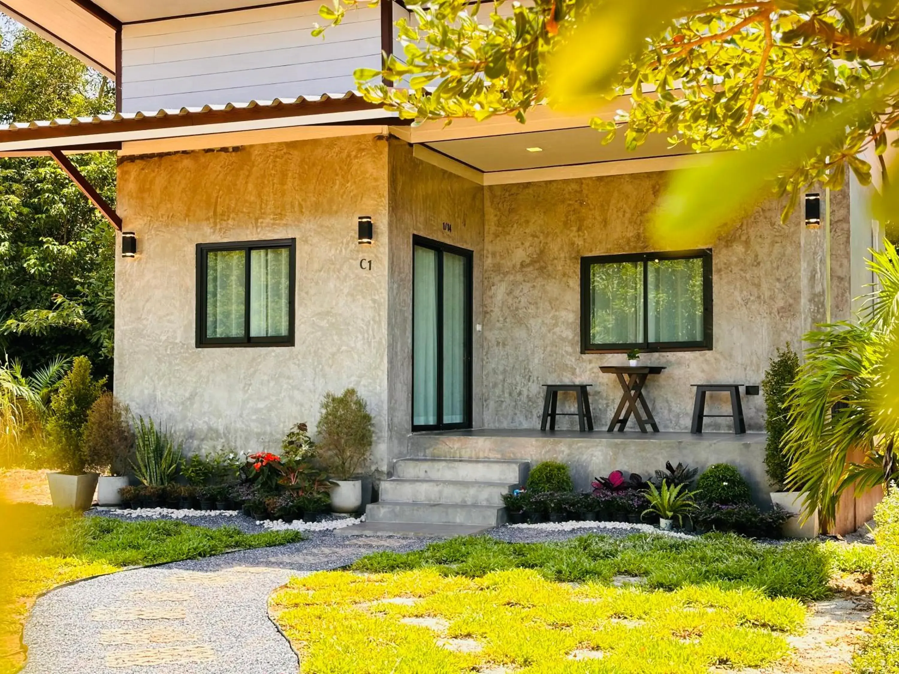 Deluxe Bungalow with Garden View in Lanta Queen Resort Deluxe Bungalow with Garden View in Lanta Queen Resort