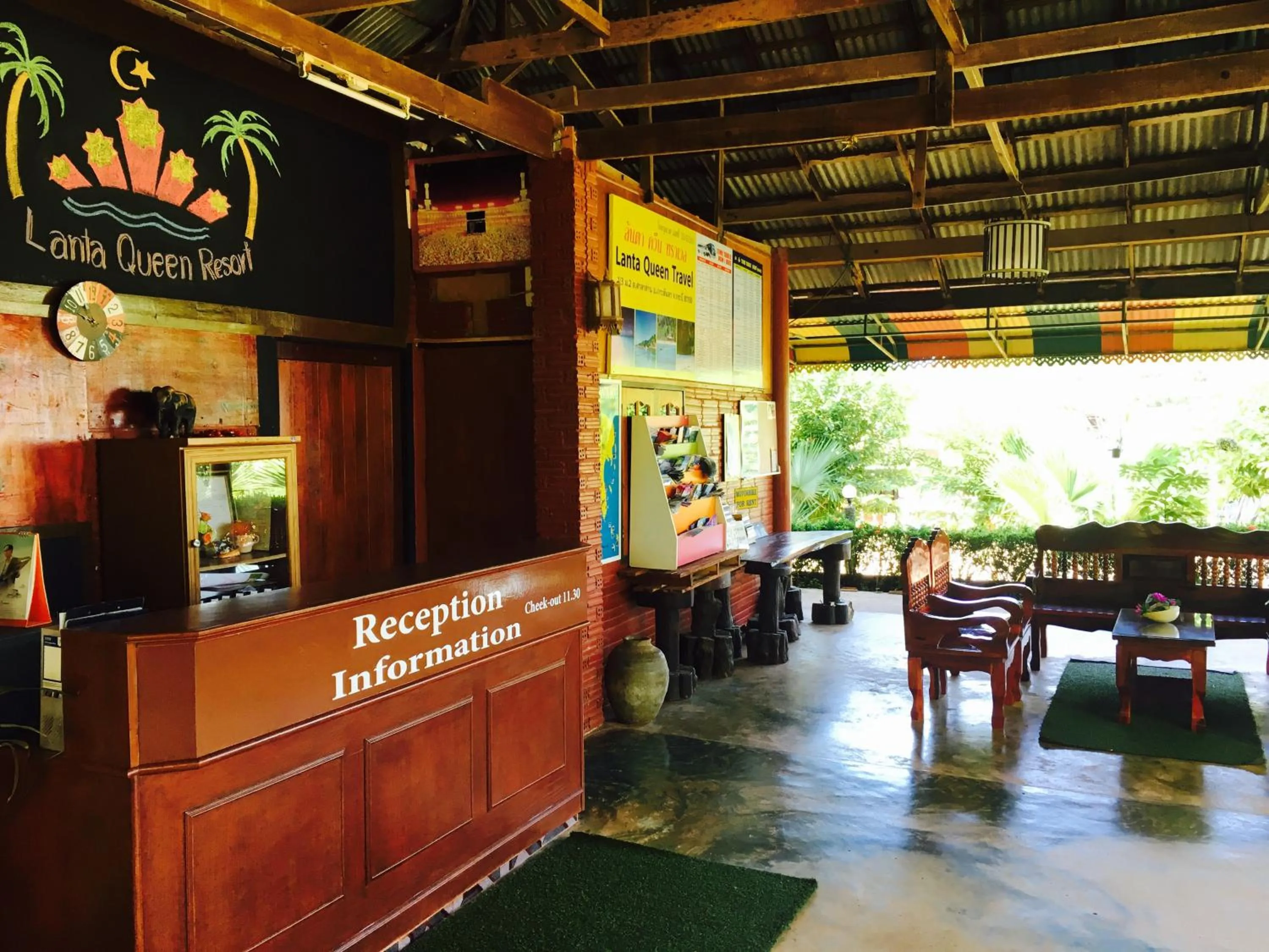 Lobby or reception in Lanta Queen Resort
