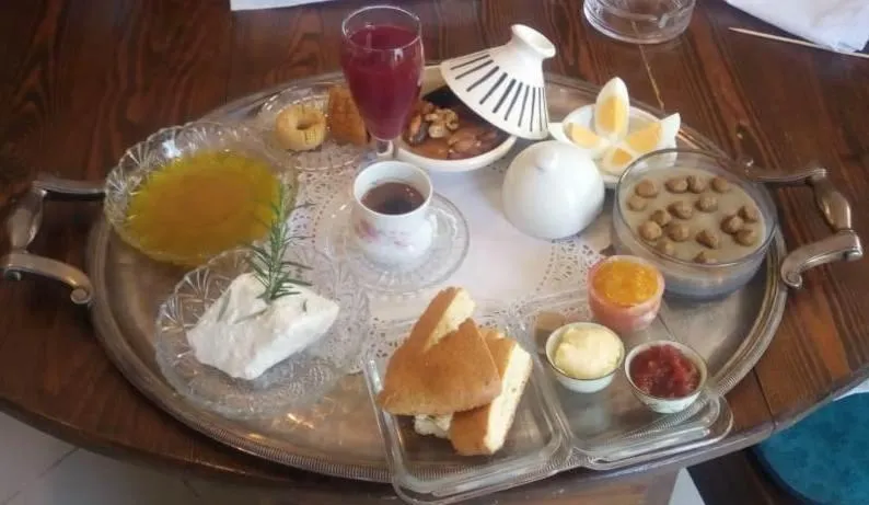 Breakfast in Dar Esma