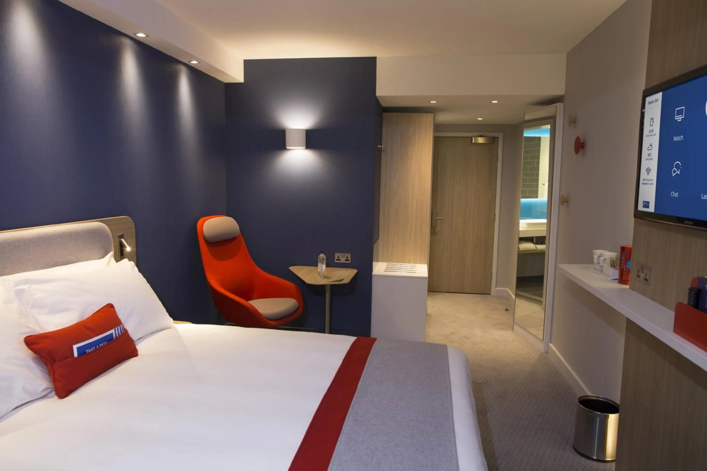 Photo of the whole room, Bed in Holiday Inn Express & Suites Ghent by IHG