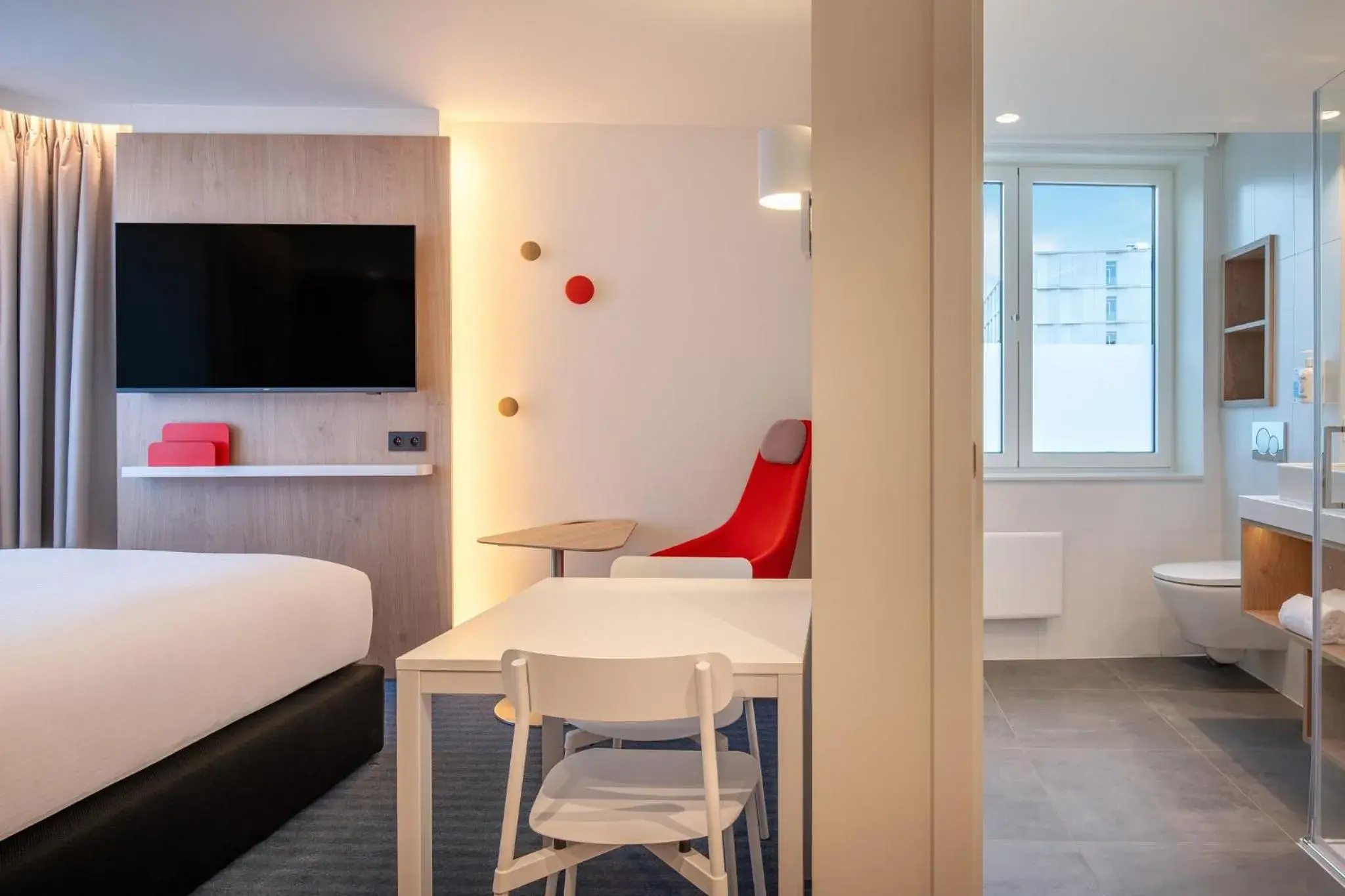 Queen Suite with Kitchenette in Holiday Inn Express & Suites Ghent by IHG Queen Suite with Kitchenette in Holiday Inn Express & Suites Ghent by IHG