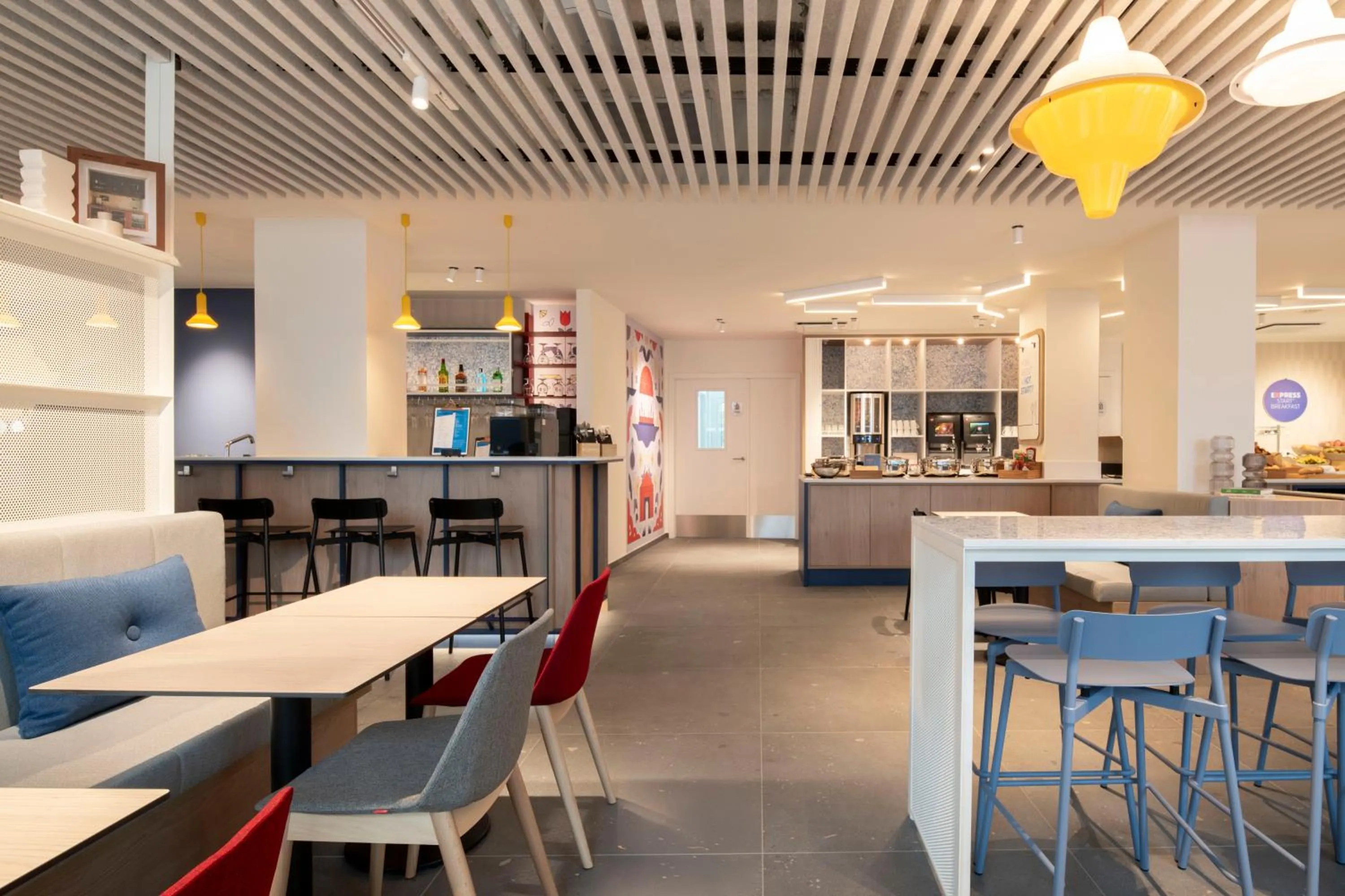 Lobby or reception in Holiday Inn Express & Suites Ghent by IHG