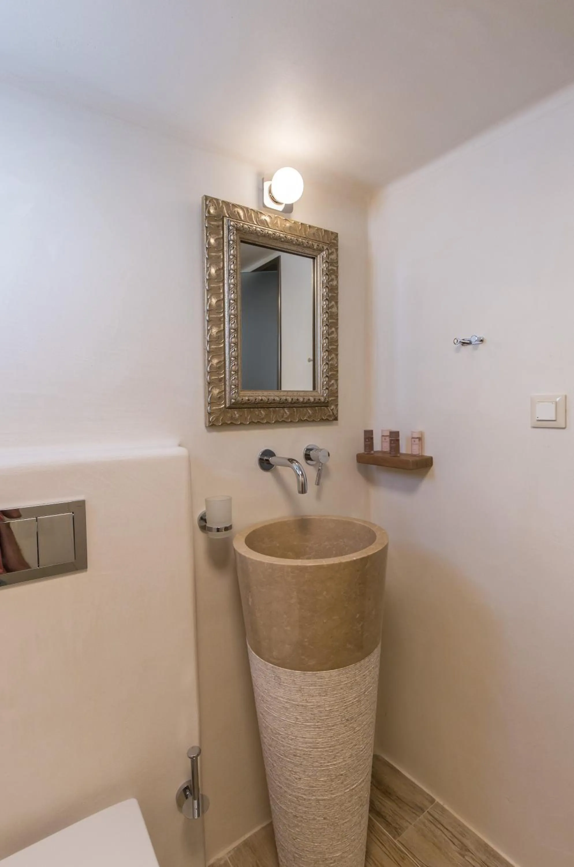 Bathroom in Anagram Hotel