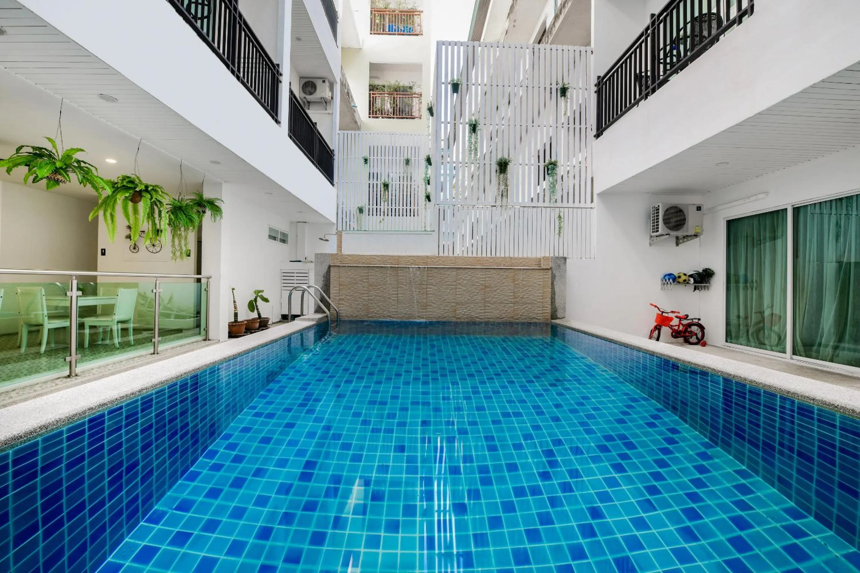 Swimming pool in Maleewan Jomtien