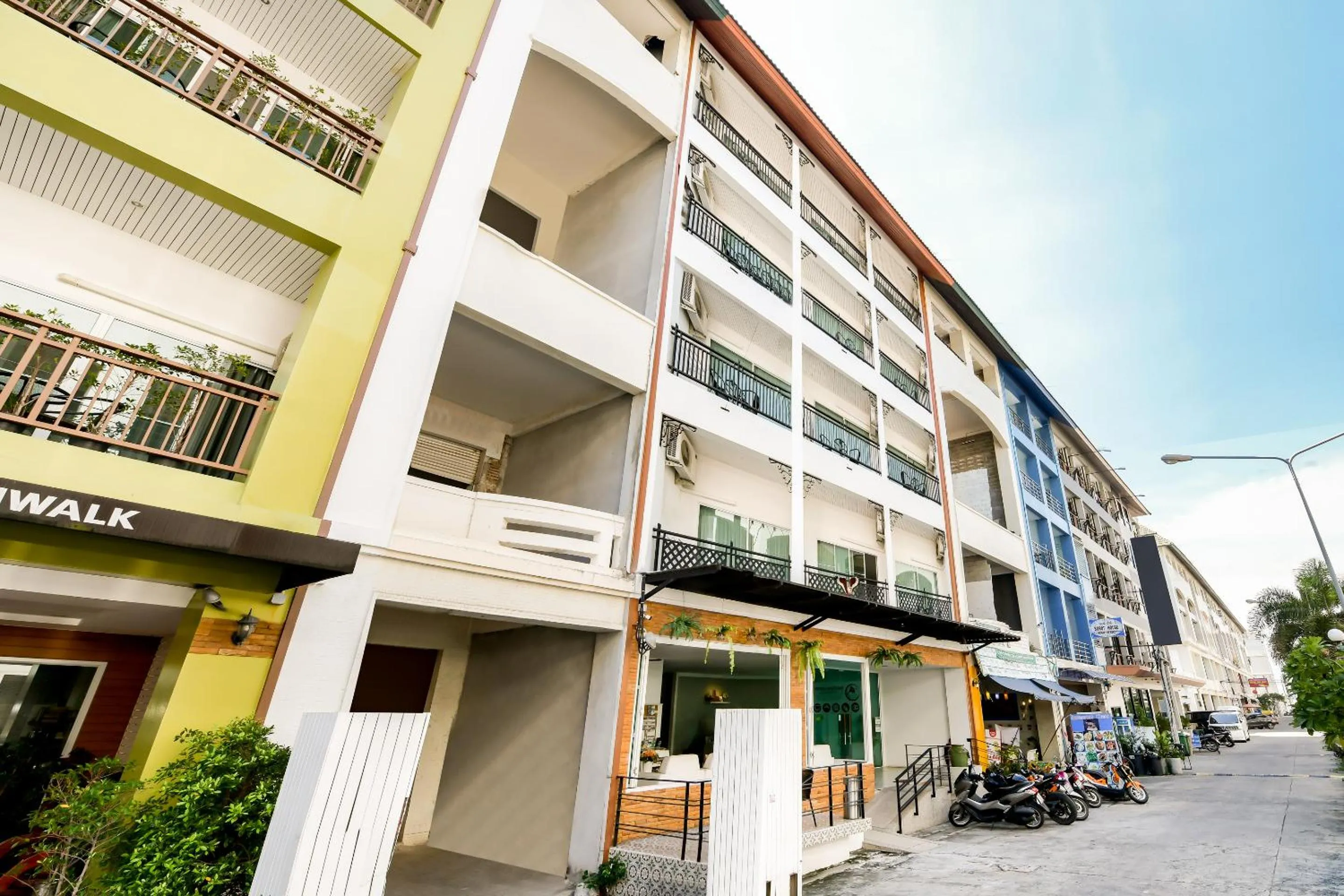 Facade/entrance in Maleewan Jomtien