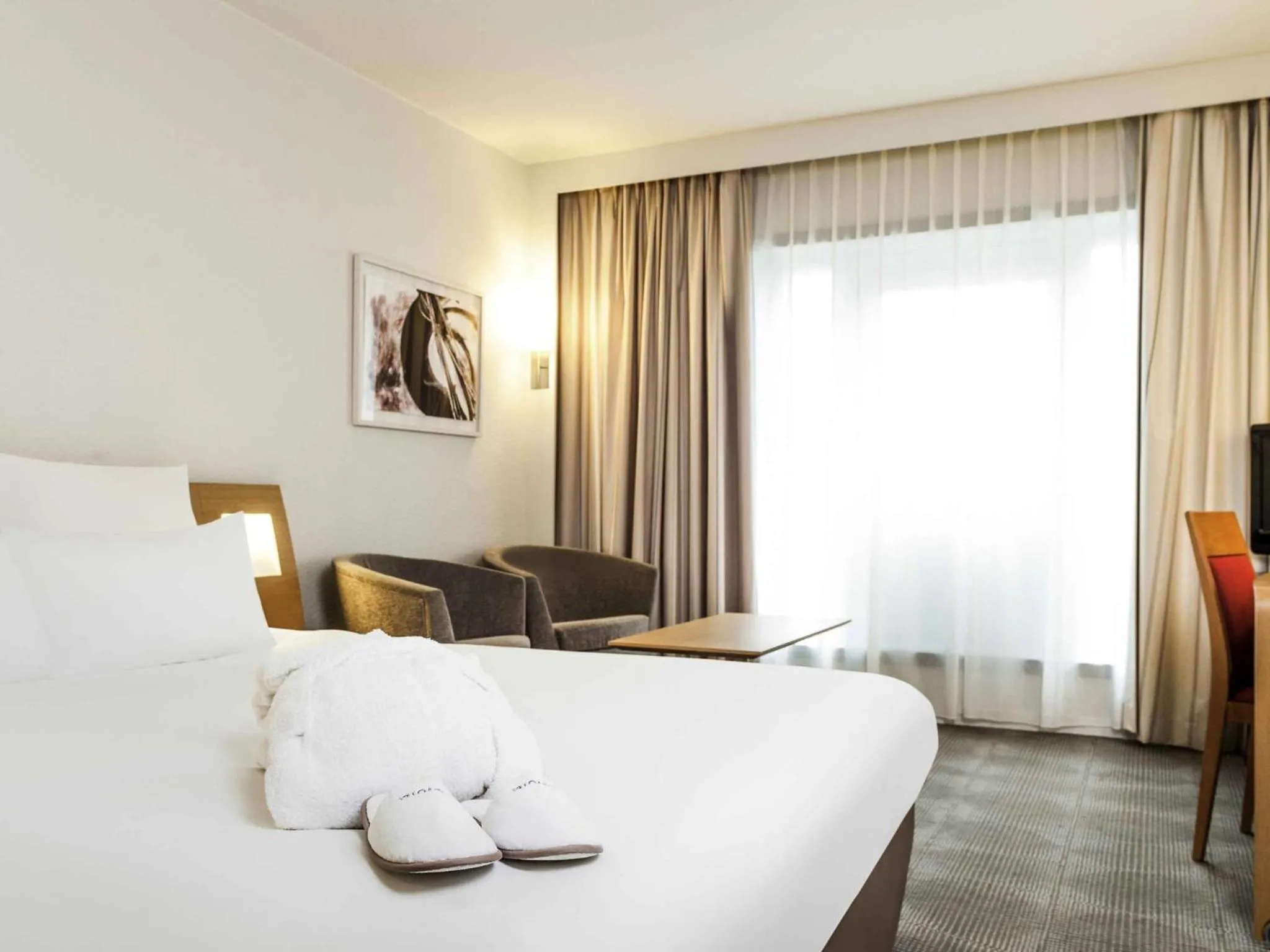 Property building, Bed in Novotel Gent Centrum