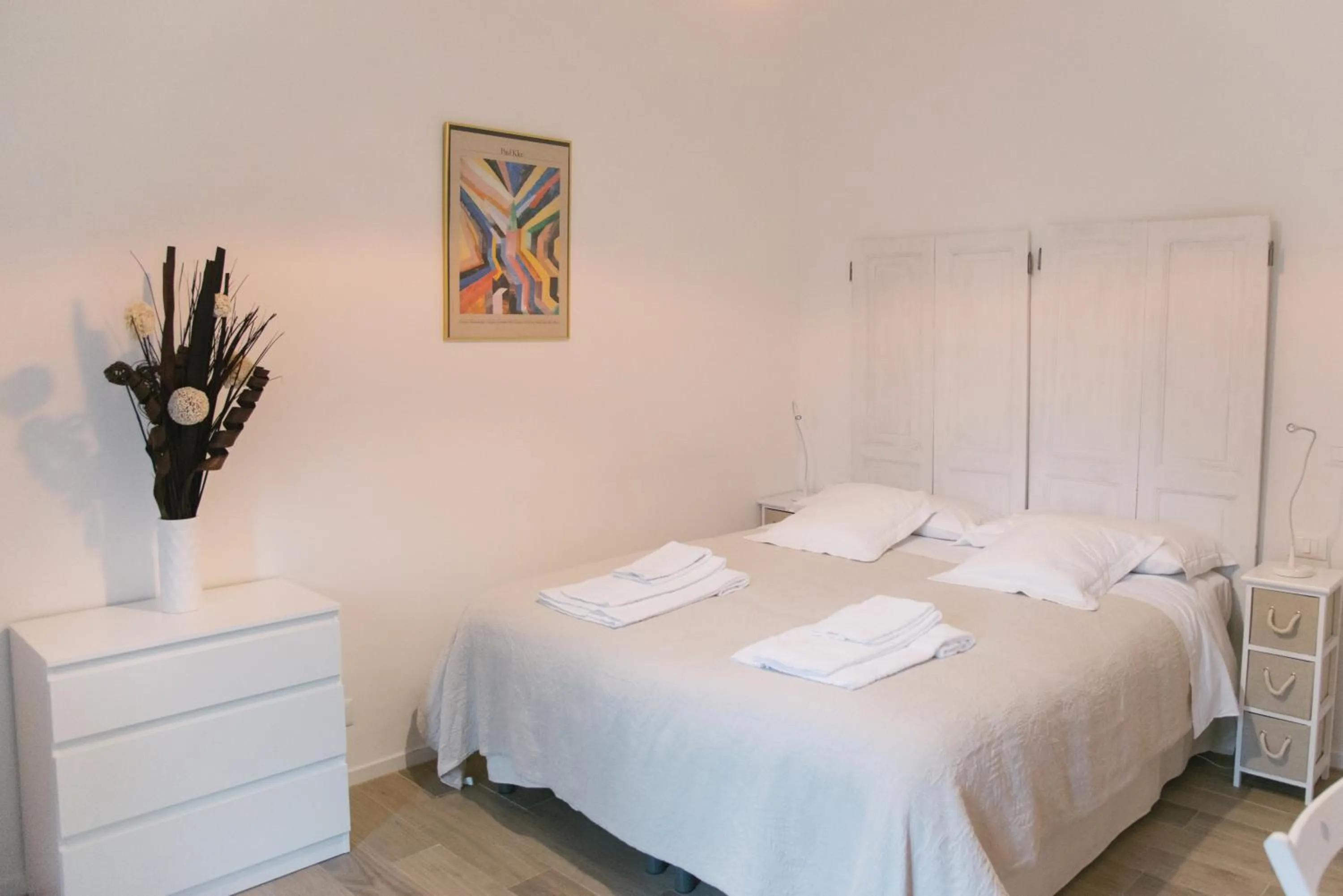 Photo of the whole room, Bed in Vatican Garden Rooms