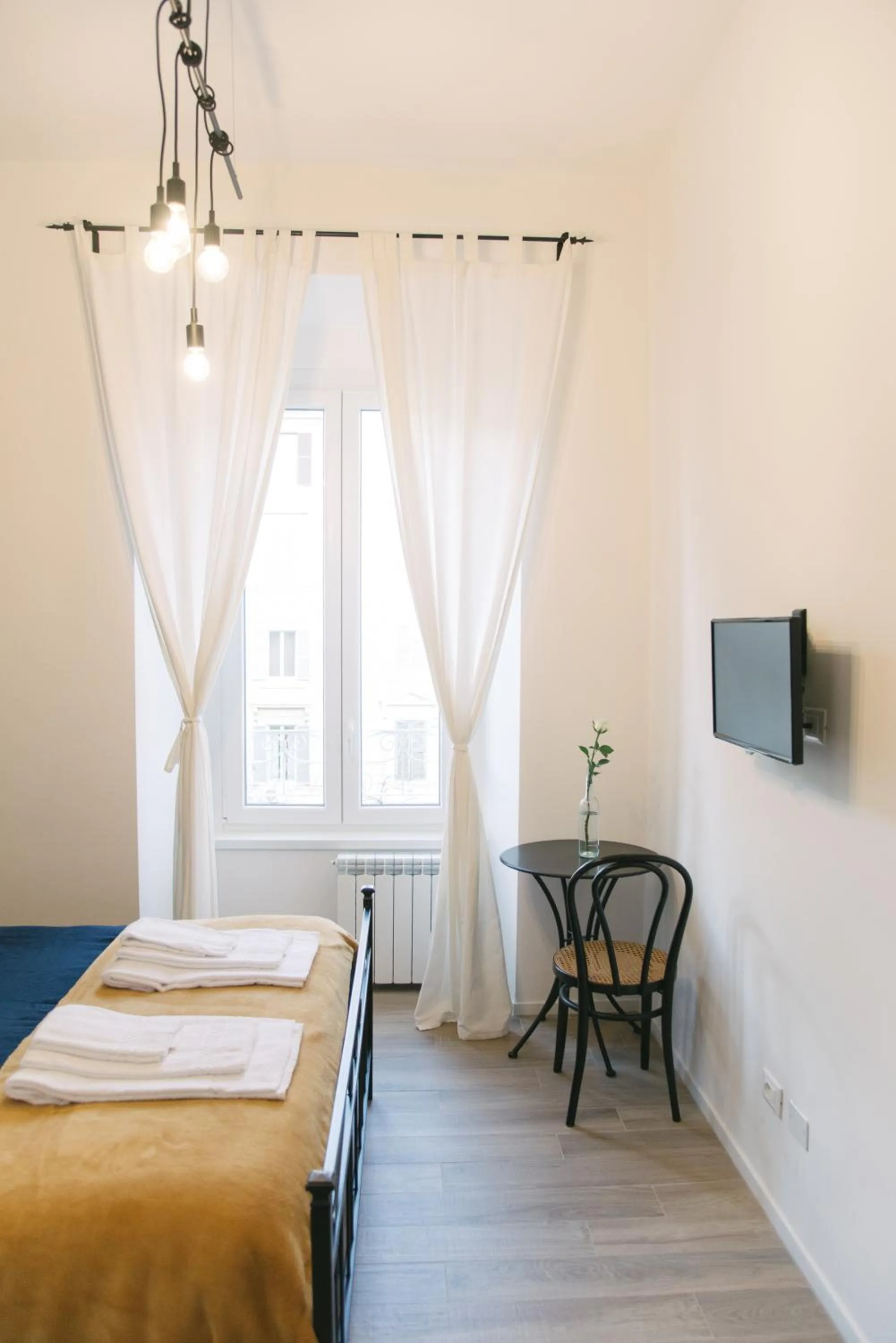 Photo of the whole room, Bed in Vatican Garden Rooms