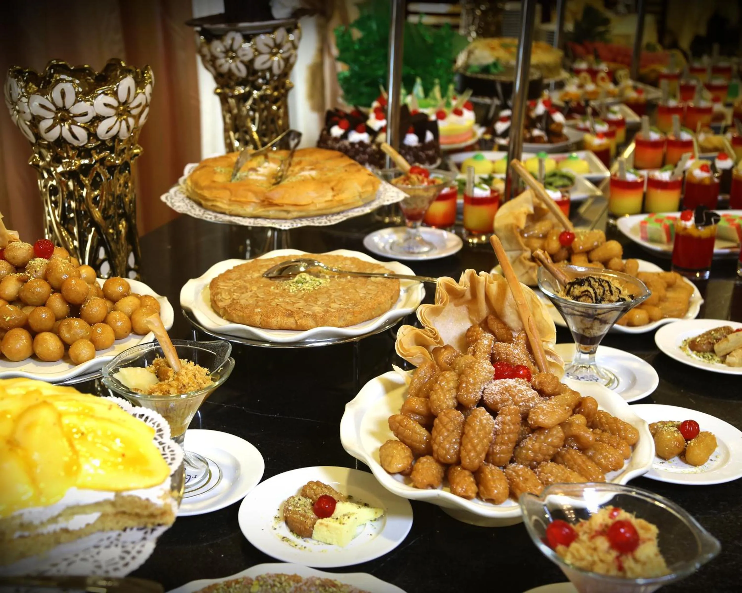 Restaurant/places to eat in Al Aqeeq Al Rawda Hotel by Abu Al Joud