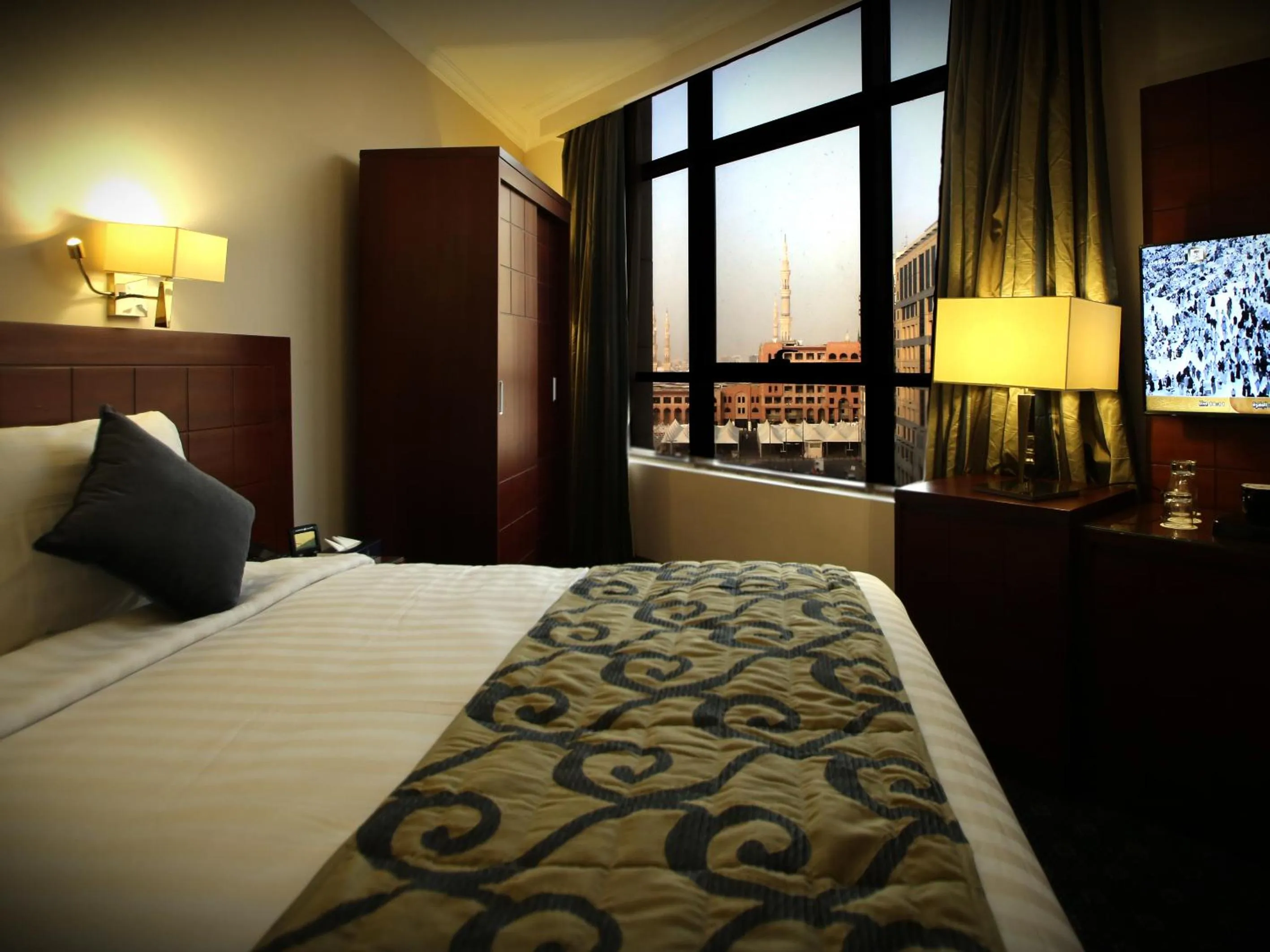 View (from property/room), Bed in Al Aqeeq Al Rawda Hotel by Abu Al Joud