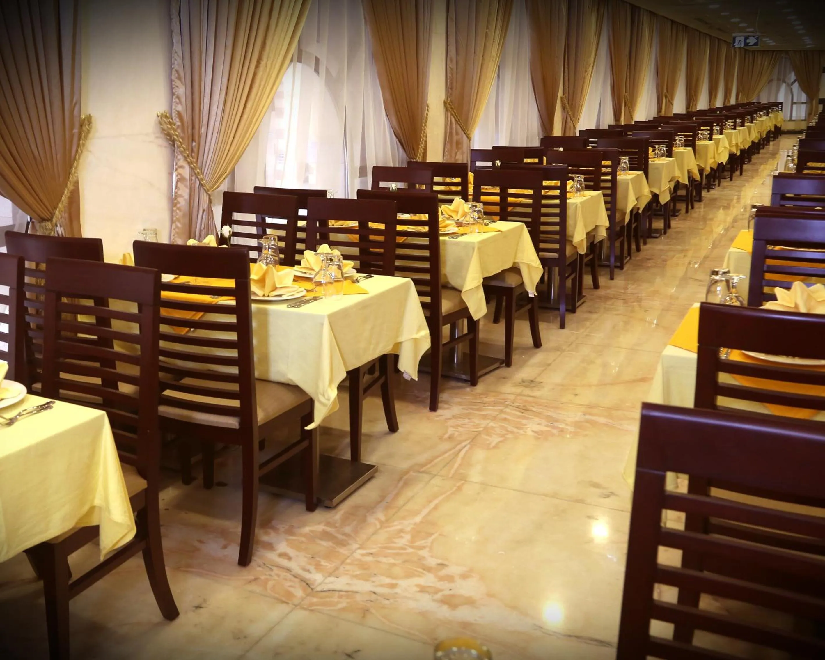 Food in Al Aqeeq Al Rawda Hotel by Abu Al Joud