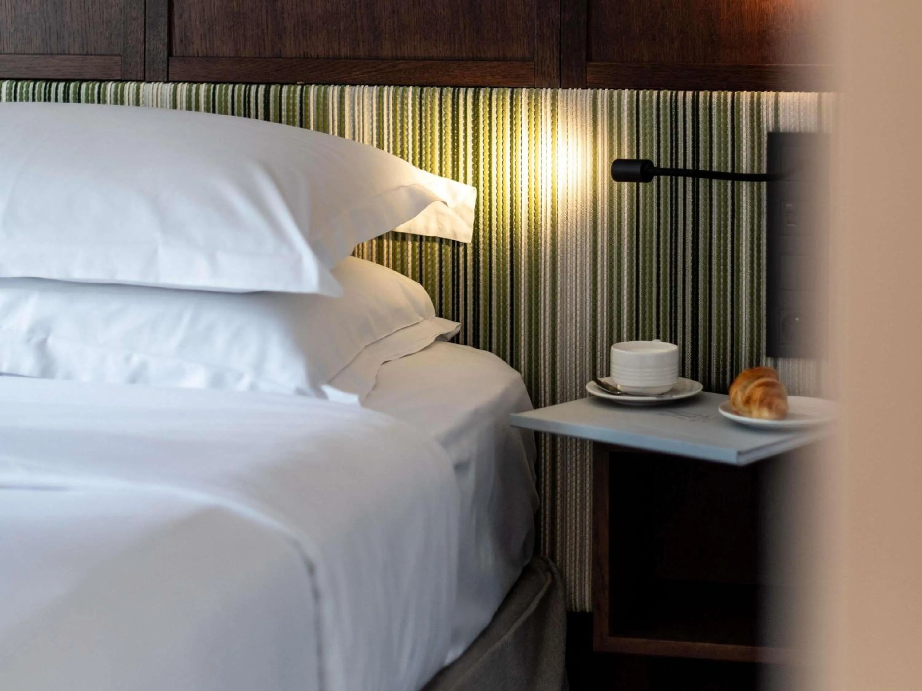 Bedroom, Bed in Le Louise Hotel Brussels - MGallery Collection