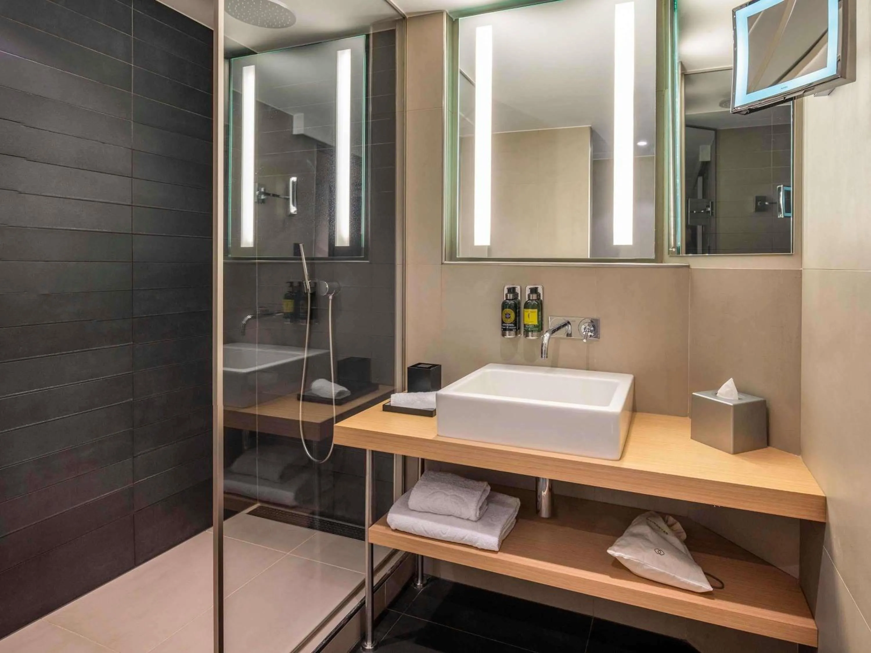 Bedroom in Le Louise Hotel Brussels - MGallery Collection