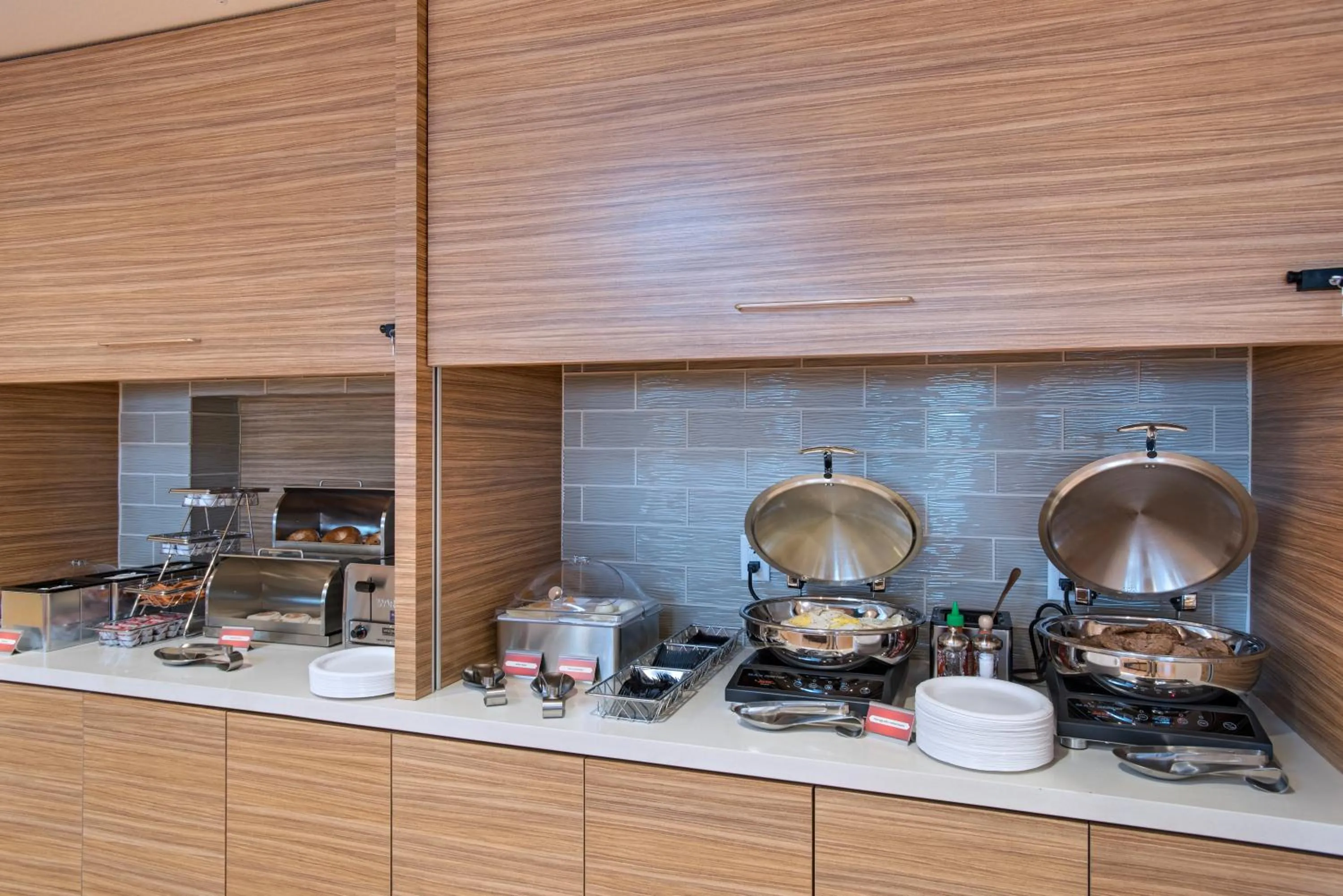 Breakfast in TownePlace Suites by Marriott Lakeland