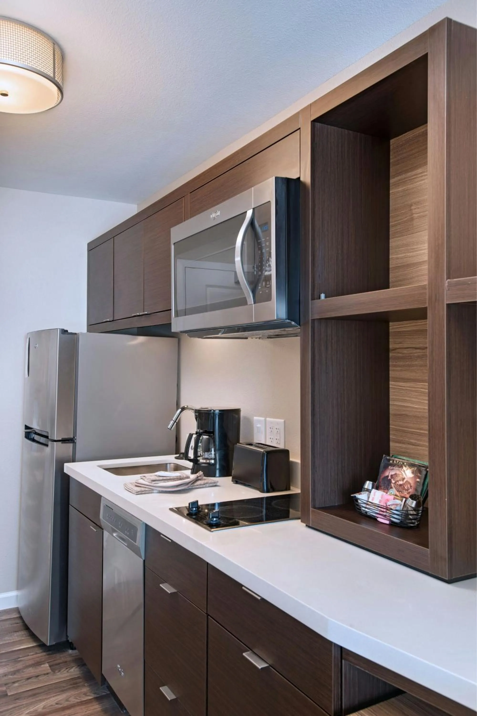 Kitchen or kitchenette in TownePlace Suites by Marriott Lakeland
