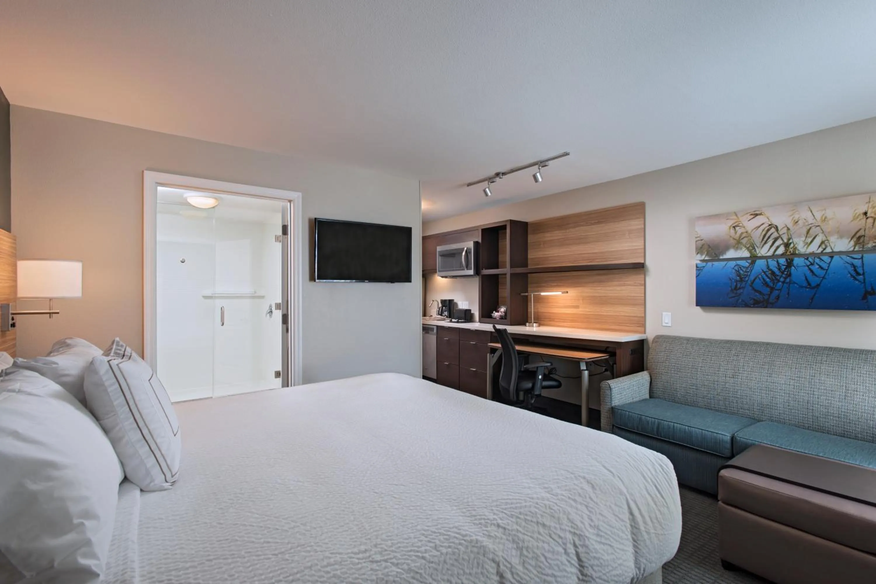 Bedroom, Bed in TownePlace Suites by Marriott Lakeland