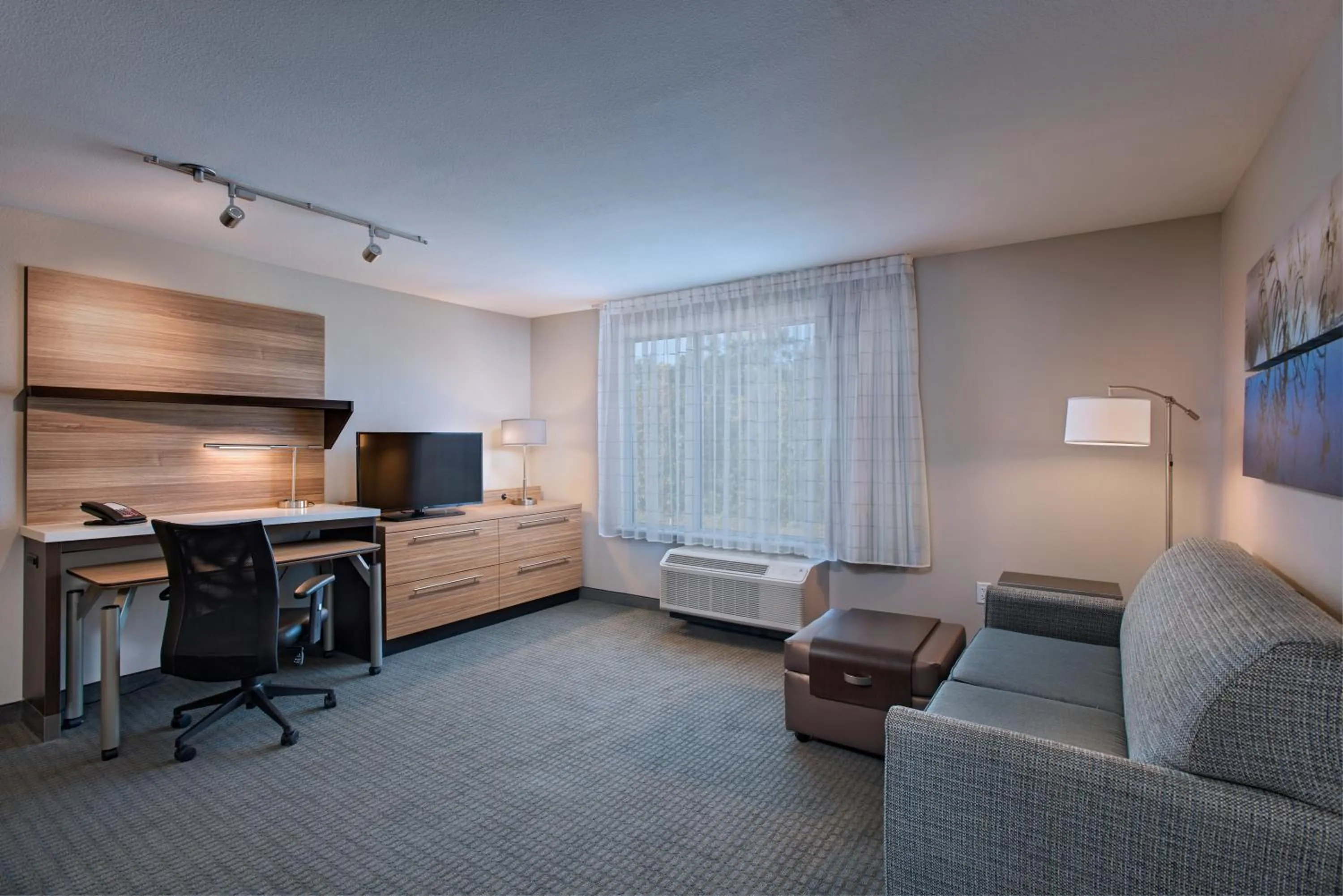 Bedroom in TownePlace Suites by Marriott Lakeland