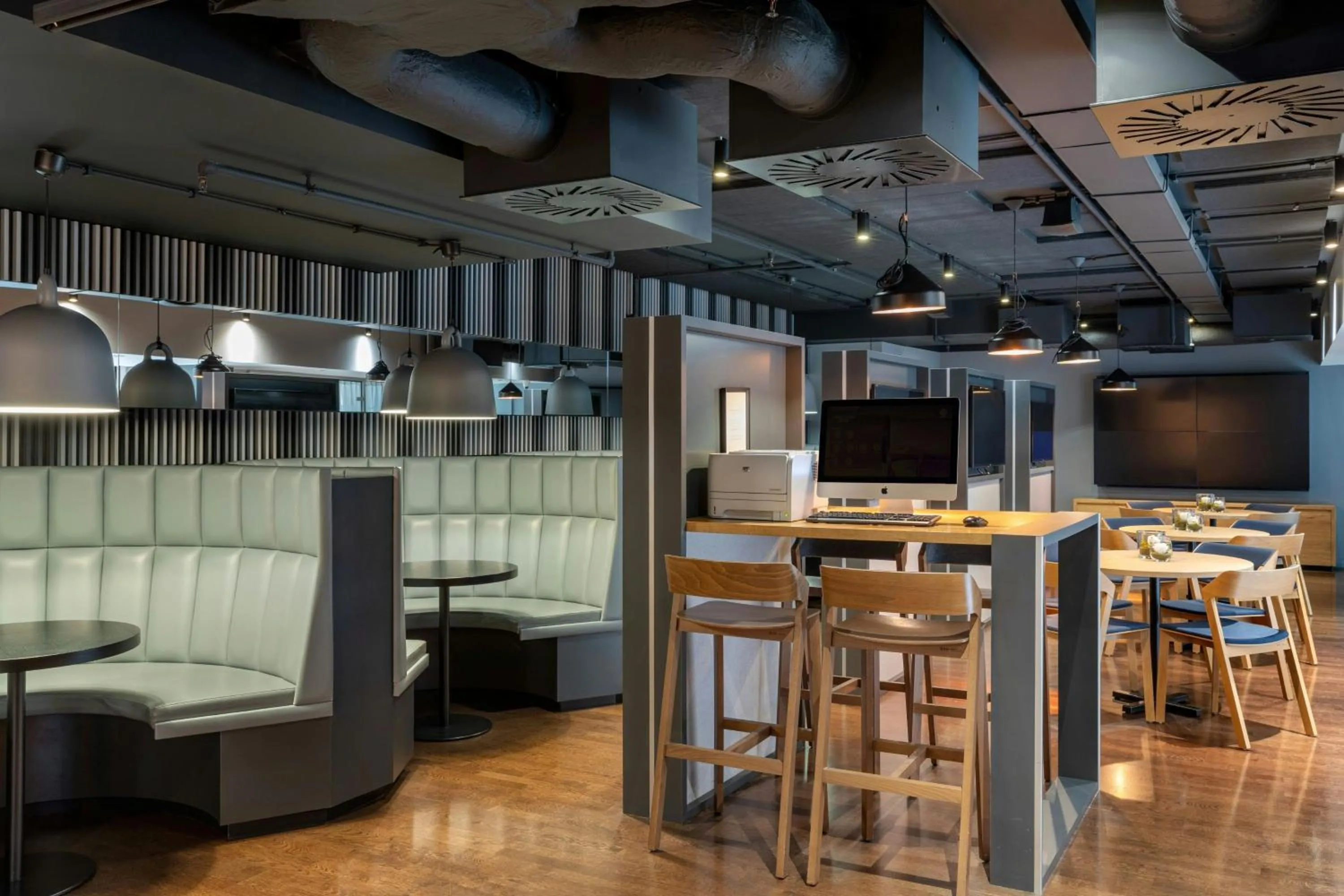 Restaurant/places to eat in Courtyard by Marriott Brussels EU