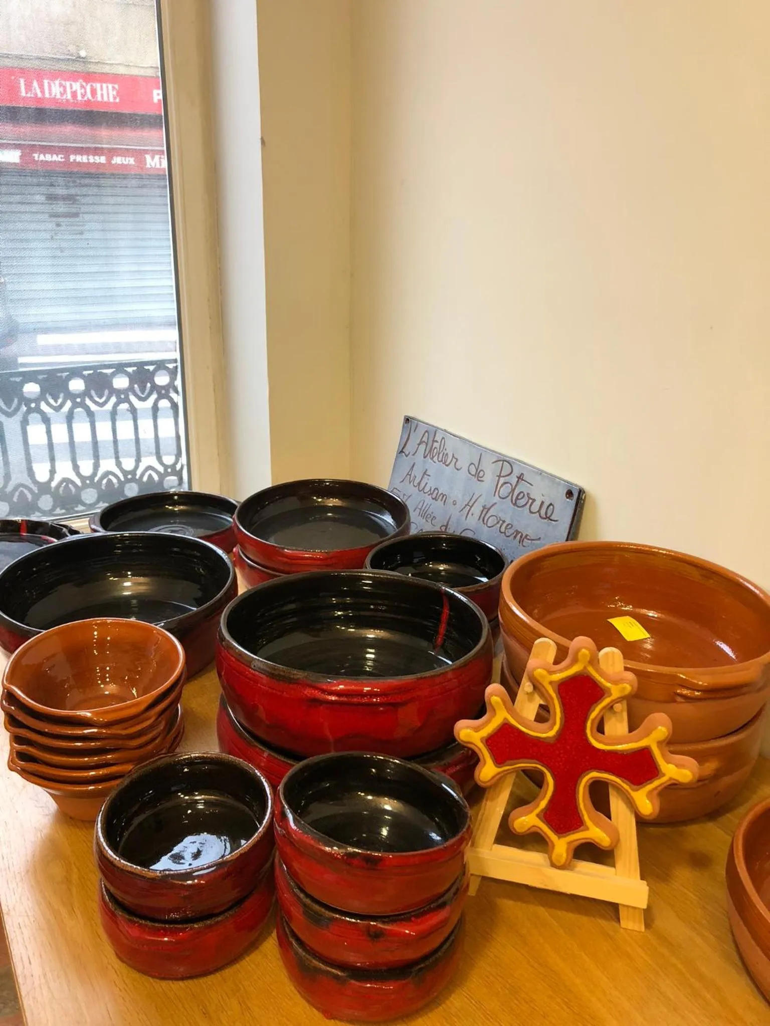 On-site shops in Hôtel Restaurant de France